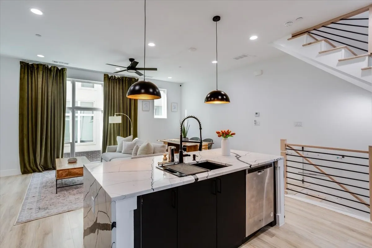 Condominium For Sale in Dallas County , 2038 N Prairie Avenue 104, Dallas, Texas 75204, 2 Bedroom, 3 Bathroom, 2 Garage spaces, 1,582 Sqft, built in 2021, mls#21387258, Real Estate Agent in Dallas, Homes For Sale in Dallas county, Homes For Sale in Dallas, Realtor in Dallas Texas, Real Estate Brokerage Independent Realty Texas, Luminita Cordes Realtor