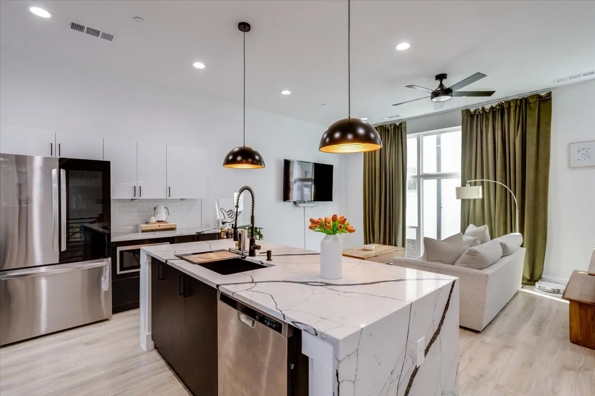 Condominium For Sale in Dallas County , 2038 N Prairie Avenue 104, Dallas, Texas 75204, 2 Bedroom, 3 Bathroom, 2 Garage spaces, 1,582 Sqft, built in 2021, mls#21387258, Real Estate Agent in Dallas, Homes For Sale in Dallas county, Homes For Sale in Dallas, Realtor in Dallas Texas, Real Estate Brokerage Independent Realty Texas, Luminita Cordes Realtor