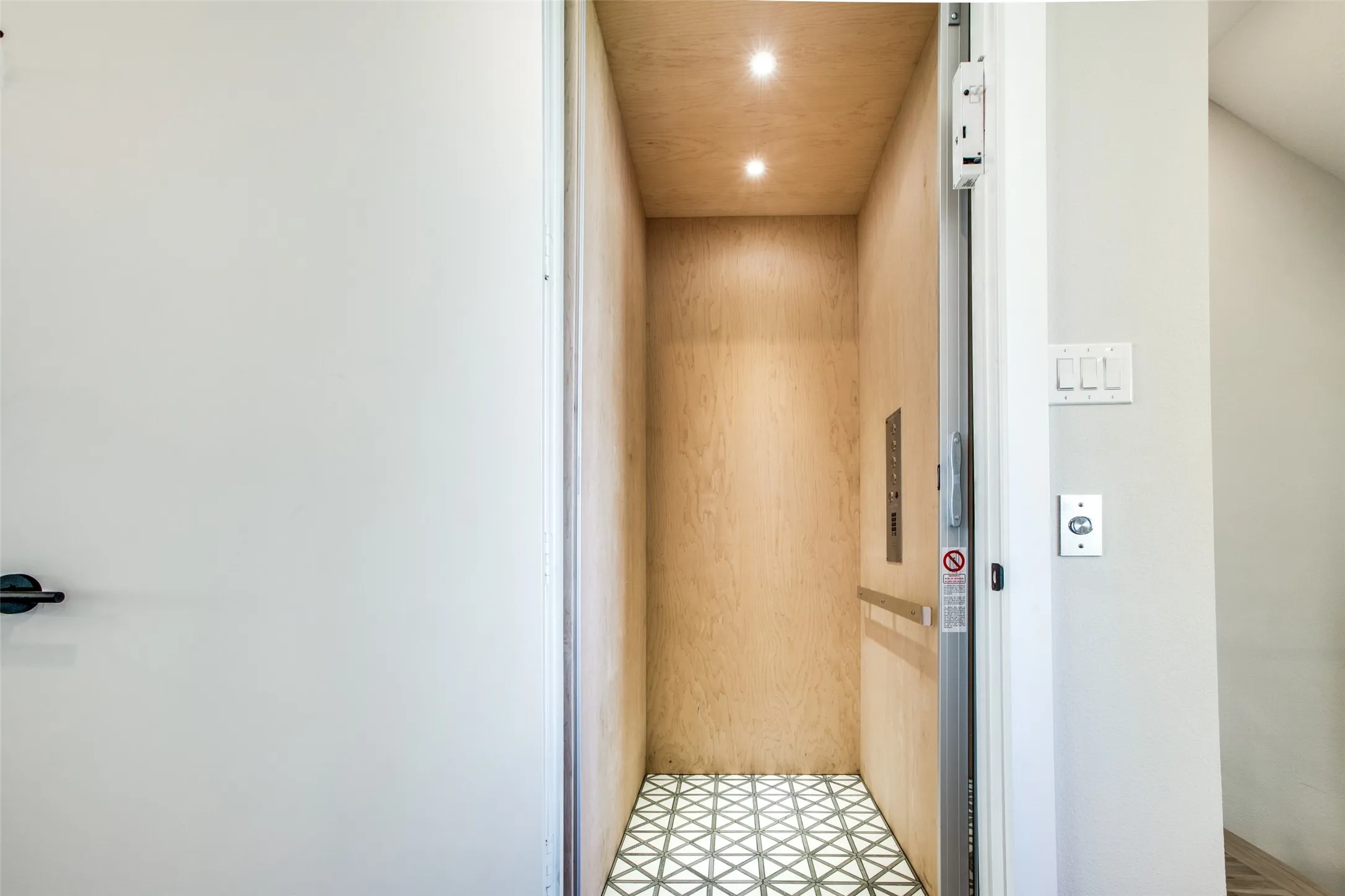 Townhouse For Sale in Dallas County , 13001 Hutton Drive 29, Farmers Branch, Texas 75234, 3 Bedroom, 4 Bathroom, 2 Garage spaces, 2,527 Sqft, built in 2025, mls#21395237, Real Estate Agent in Farmers Branch, Homes For Sale in Dallas county, Homes For Sale in Farmers Branch, Realtor in Farmers Branch Texas, Real Estate Brokerage Independent Realty Texas, Luminita Cordes Realtor