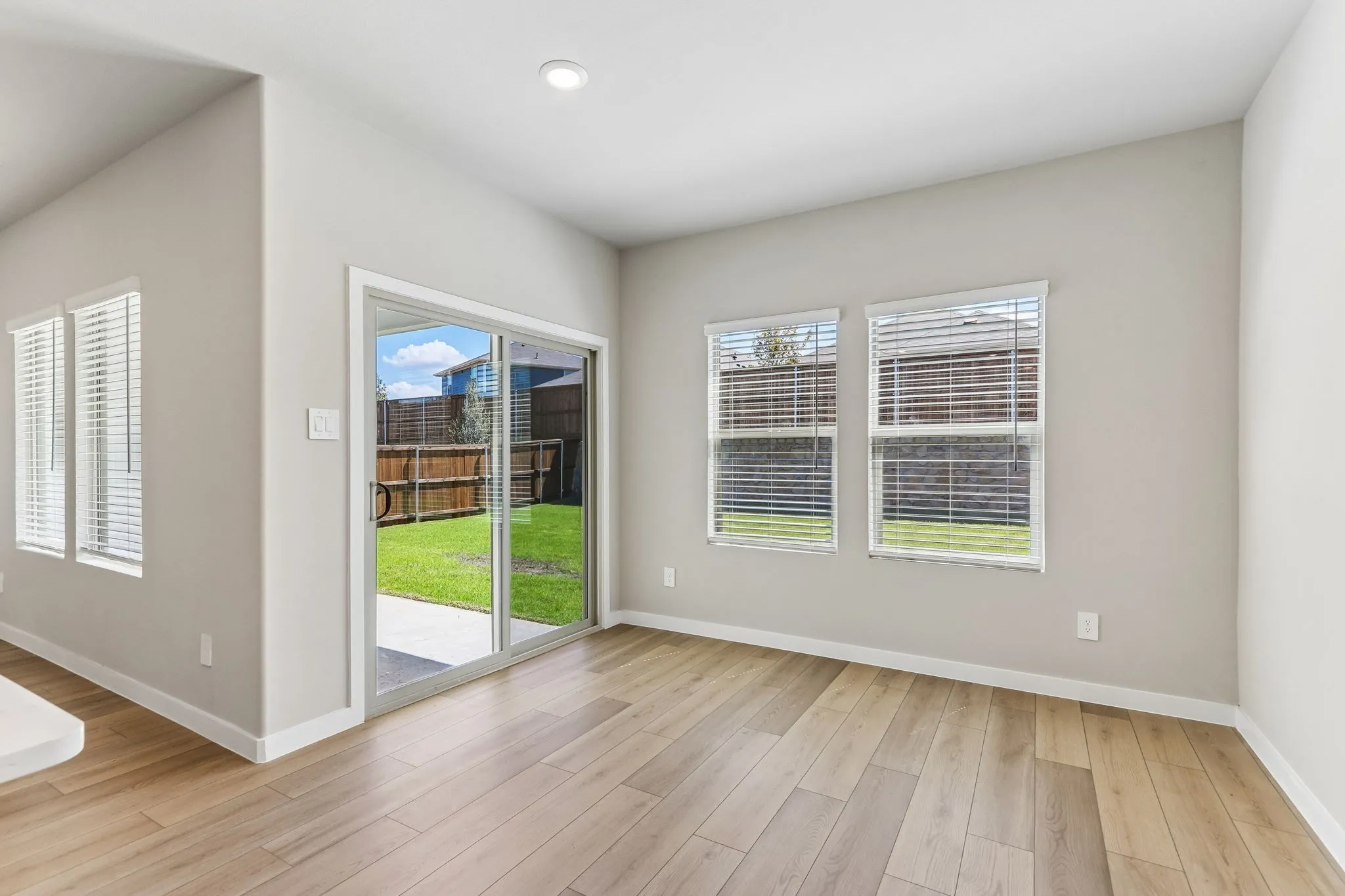  Photo is not of the actual home, but is an inspirational photo of builder’s model home and may depict options, furnishings, and/or decorator features that are not included.
