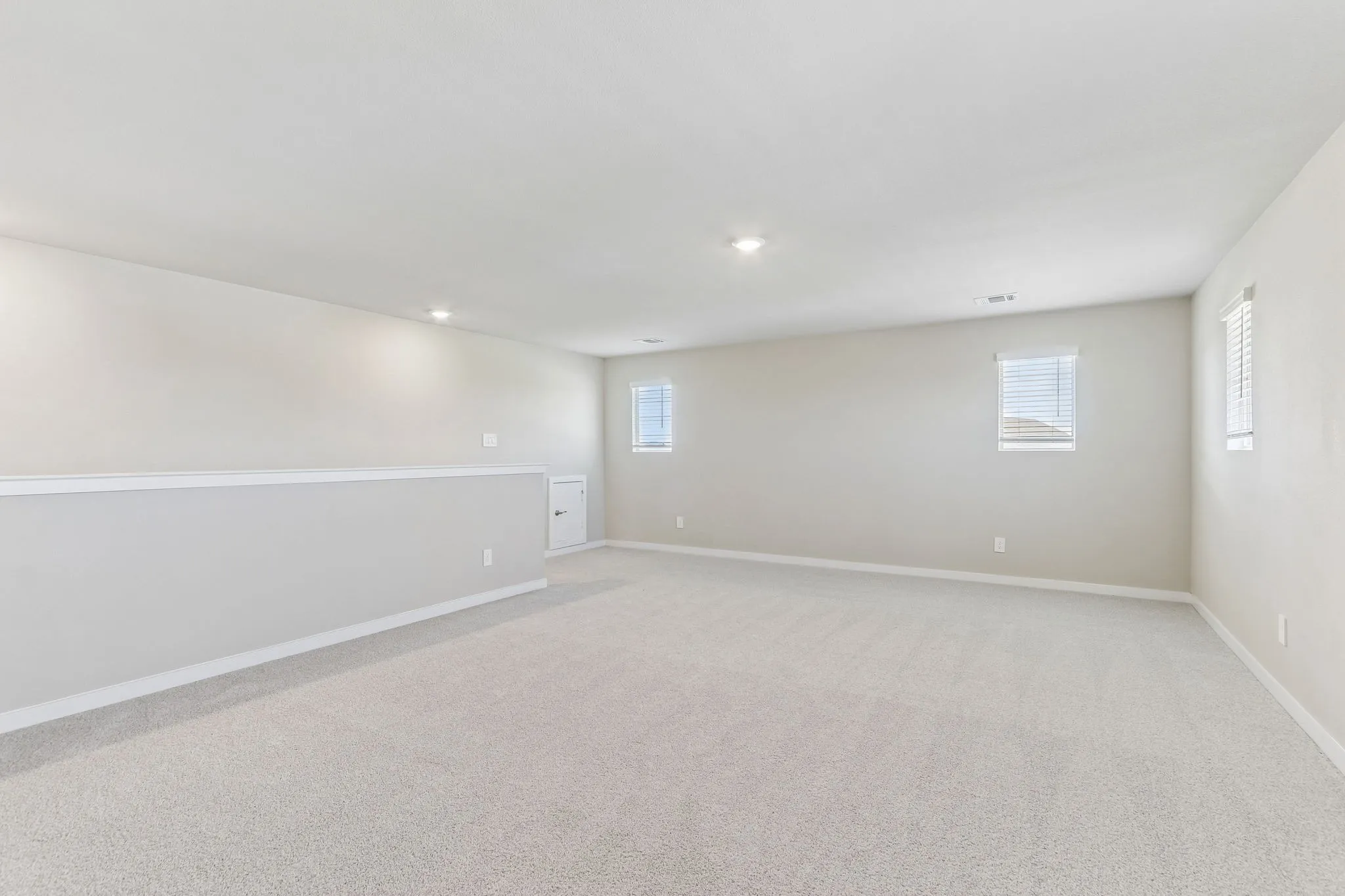  Photo is not of the actual home, but is an inspirational photo of builder’s model home and may depict options, furnishings, and/or decorator features that are not included.
