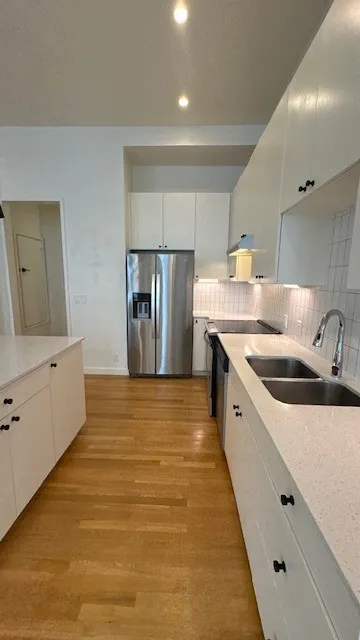 Townhouse For Rent in Tarrant County , 444 W Morphy Street, Fort Worth, Texas 76104, 3 Bedroom, 3 Bathroom, 1 Garage spaces, 1,966 Sqft, built in 2020, mls#21395245, Real Estate Agent in Fort Worth, Homes For Rent in Tarrant county, Homes For Rent in Fort Worth, Realtor in Fort Worth Texas, Real Estate Brokerage Independent Realty Texas, Luminita Cordes Realtor