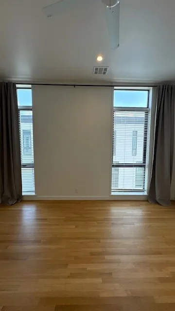 Townhouse For Rent in Tarrant County , 444 W Morphy Street, Fort Worth, Texas 76104, 3 Bedroom, 3 Bathroom, 1 Garage spaces, 1,966 Sqft, built in 2020, mls#21395245, Real Estate Agent in Fort Worth, Homes For Rent in Tarrant county, Homes For Rent in Fort Worth, Realtor in Fort Worth Texas, Real Estate Brokerage Independent Realty Texas, Luminita Cordes Realtor