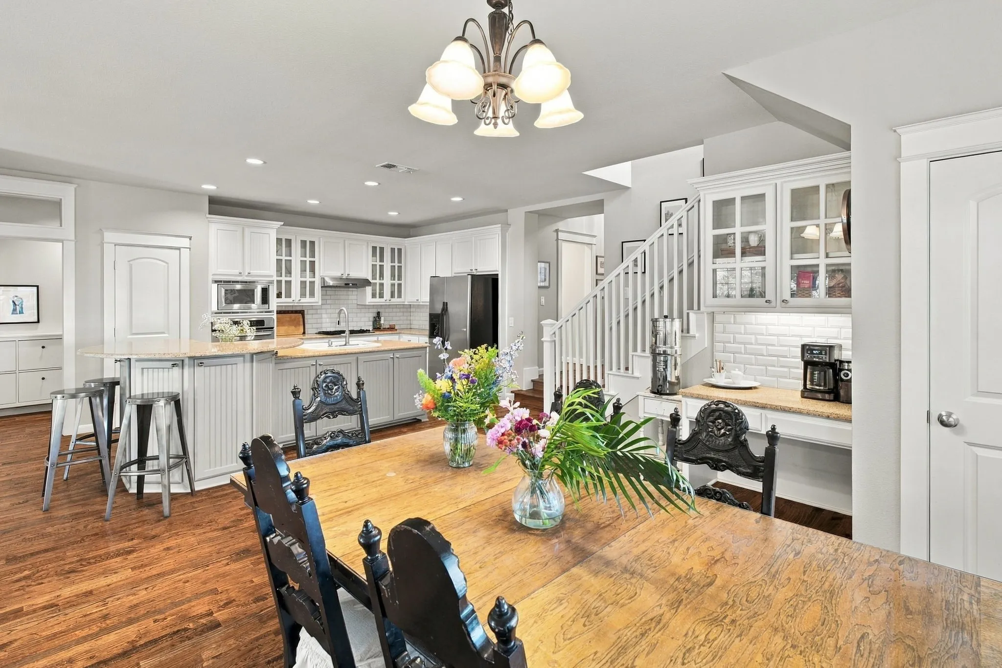 Single Family Residence For Sale in Collin County , 6816 Studebaker Drive, Mc Kinney, Texas 75071, 4 Bedroom, 4 Bathroom, 2 Garage spaces, 3,175 Sqft, built in 2004, mls#21395248, Real Estate Agent in Mc Kinney, Homes For Sale in Collin county, Homes For Sale in Mc Kinney, Realtor in Mc Kinney Texas, Real Estate Brokerage Independent Realty Texas, Luminita Cordes Realtor