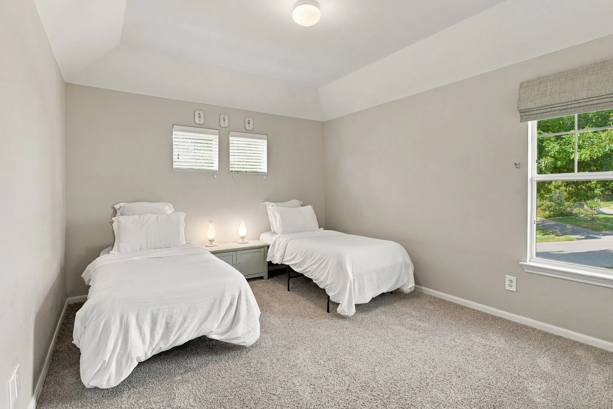 Single Family Residence For Sale in Collin County , 6816 Studebaker Drive, Mc Kinney, Texas 75071, 4 Bedroom, 4 Bathroom, 2 Garage spaces, 3,175 Sqft, built in 2004, mls#21395248, Real Estate Agent in Mc Kinney, Homes For Sale in Collin county, Homes For Sale in Mc Kinney, Realtor in Mc Kinney Texas, Real Estate Brokerage Independent Realty Texas, Luminita Cordes Realtor