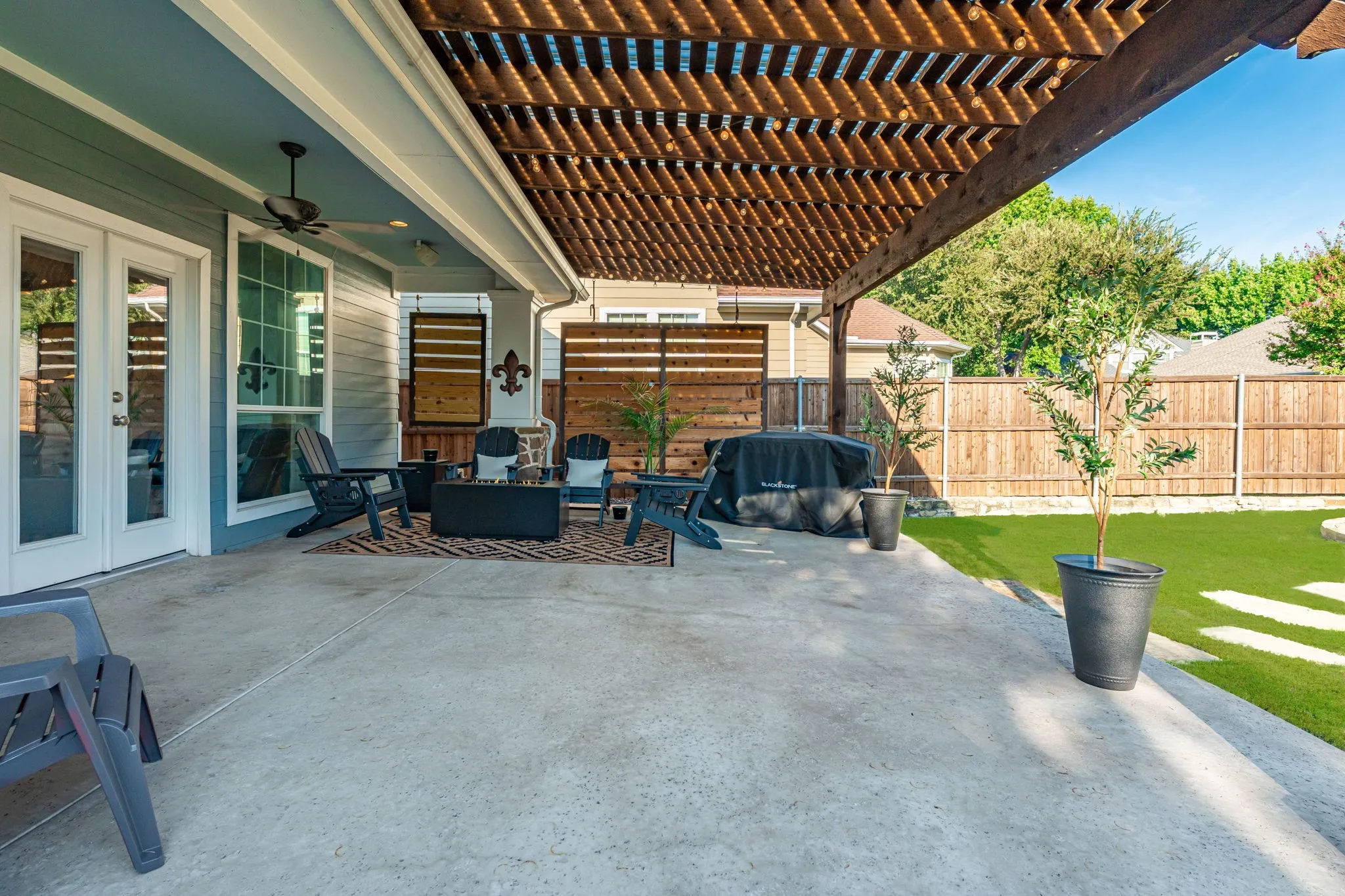 Plenty of room for outdoor entertaining