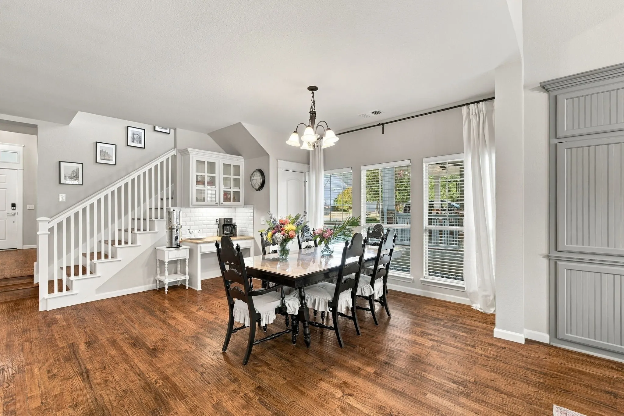 Single Family Residence For Sale in Collin County , 6816 Studebaker Drive, Mc Kinney, Texas 75071, 4 Bedroom, 4 Bathroom, 2 Garage spaces, 3,175 Sqft, built in 2004, mls#21395248, Real Estate Agent in Mc Kinney, Homes For Sale in Collin county, Homes For Sale in Mc Kinney, Realtor in Mc Kinney Texas, Real Estate Brokerage Independent Realty Texas, Luminita Cordes Realtor