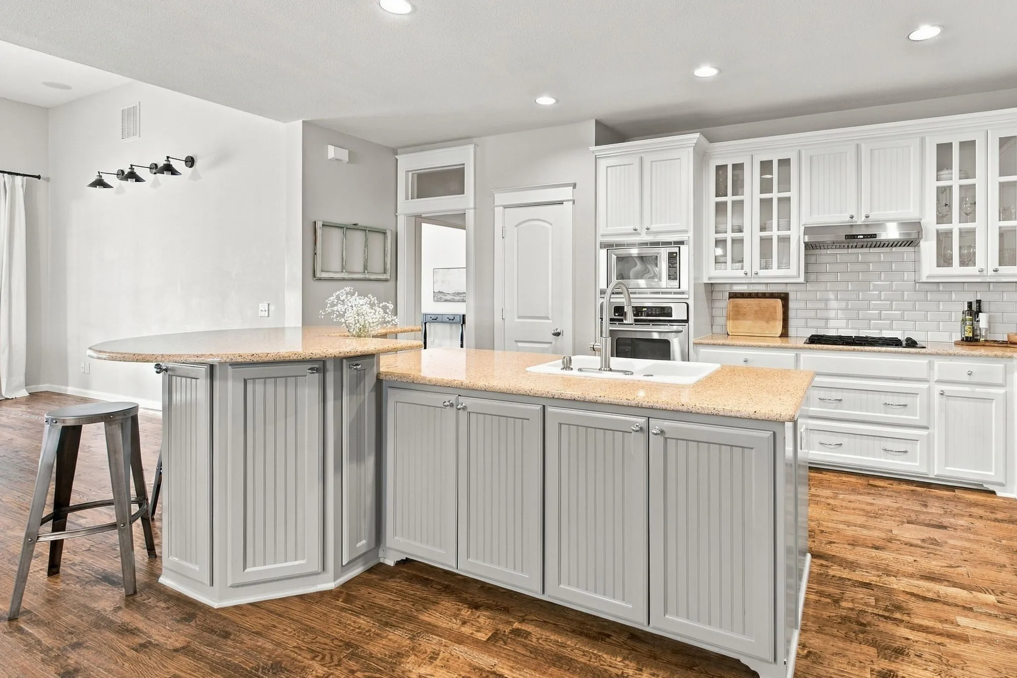 Single Family Residence For Sale in Collin County , 6816 Studebaker Drive, Mc Kinney, Texas 75071, 4 Bedroom, 4 Bathroom, 2 Garage spaces, 3,175 Sqft, built in 2004, mls#21395248, Real Estate Agent in Mc Kinney, Homes For Sale in Collin county, Homes For Sale in Mc Kinney, Realtor in Mc Kinney Texas, Real Estate Brokerage Independent Realty Texas, Luminita Cordes Realtor