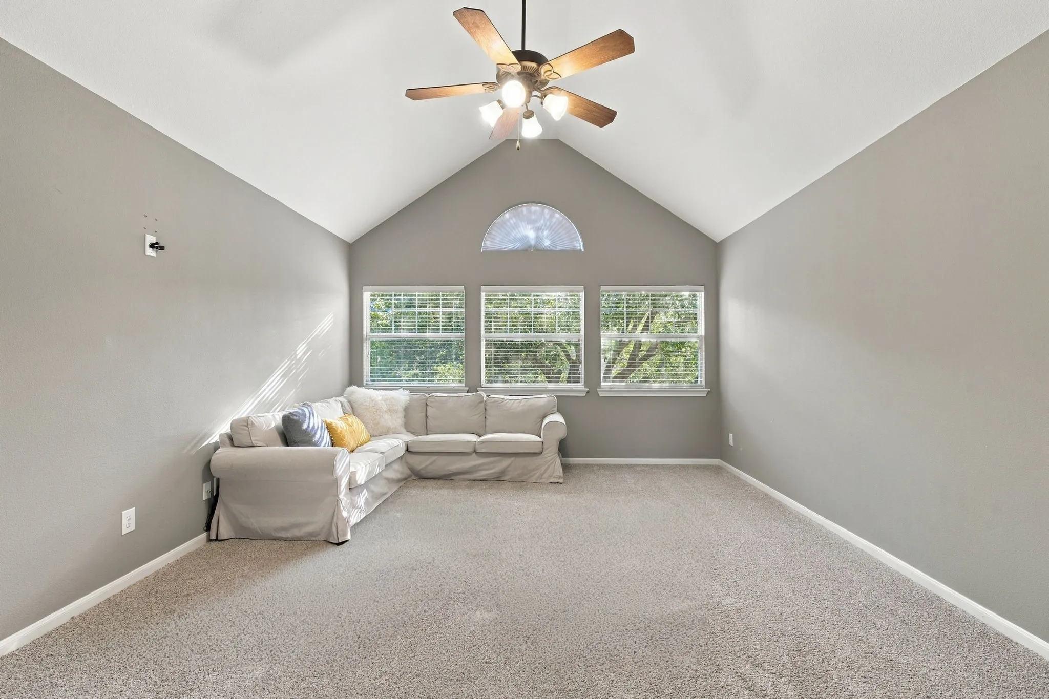 Single Family Residence For Sale in Collin County , 6816 Studebaker Drive, Mc Kinney, Texas 75071, 4 Bedroom, 4 Bathroom, 2 Garage spaces, 3,175 Sqft, built in 2004, mls#21395248, Real Estate Agent in Mc Kinney, Homes For Sale in Collin county, Homes For Sale in Mc Kinney, Realtor in Mc Kinney Texas, Real Estate Brokerage Independent Realty Texas, Luminita Cordes Realtor