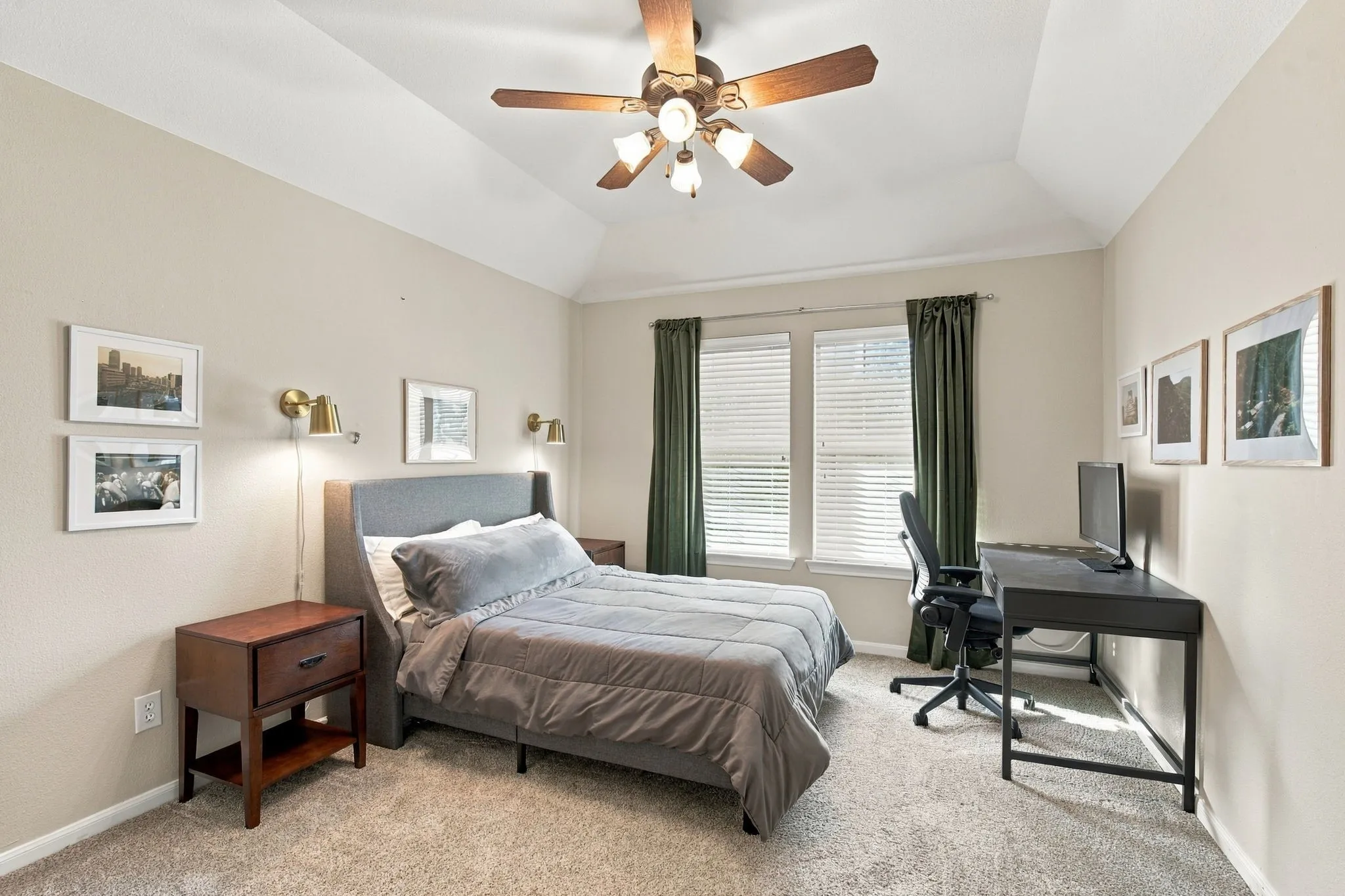 Single Family Residence For Sale in Collin County , 6816 Studebaker Drive, Mc Kinney, Texas 75071, 4 Bedroom, 4 Bathroom, 2 Garage spaces, 3,175 Sqft, built in 2004, mls#21395248, Real Estate Agent in Mc Kinney, Homes For Sale in Collin county, Homes For Sale in Mc Kinney, Realtor in Mc Kinney Texas, Real Estate Brokerage Independent Realty Texas, Luminita Cordes Realtor