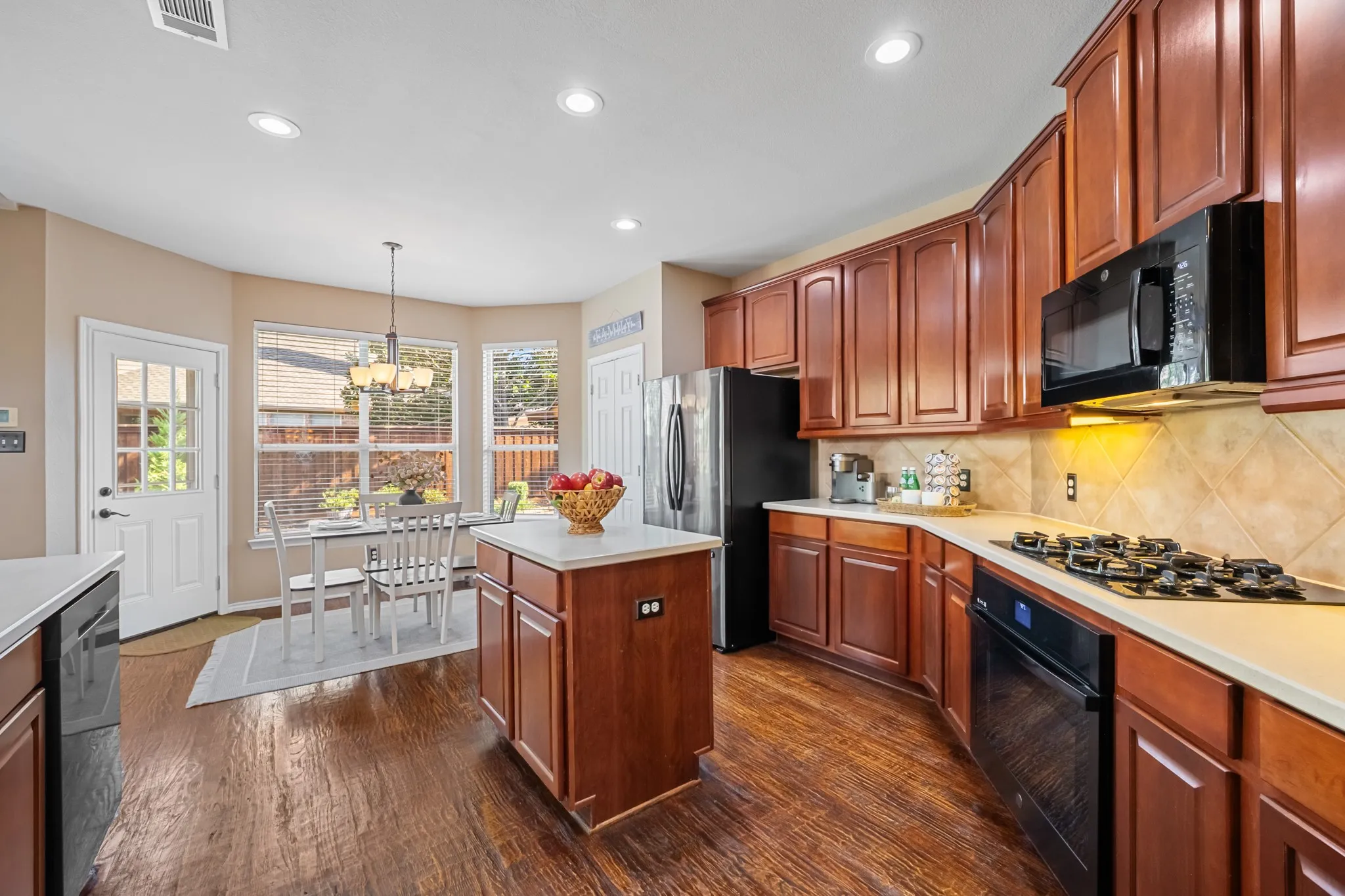 Single Family Residence For Sale in Collin County , 2501 Kentmere Lane, Mc Kinney, Texas 75072, 4 Bedroom, 3 Bathroom, 3 Garage spaces, 2,998 Sqft, built in 2001, mls#21394613, Real Estate Agent in Mc Kinney, Homes For Sale in Collin county, Homes For Sale in Mc Kinney, Realtor in Mc Kinney Texas, Real Estate Brokerage Independent Realty Texas, Luminita Cordes Realtor