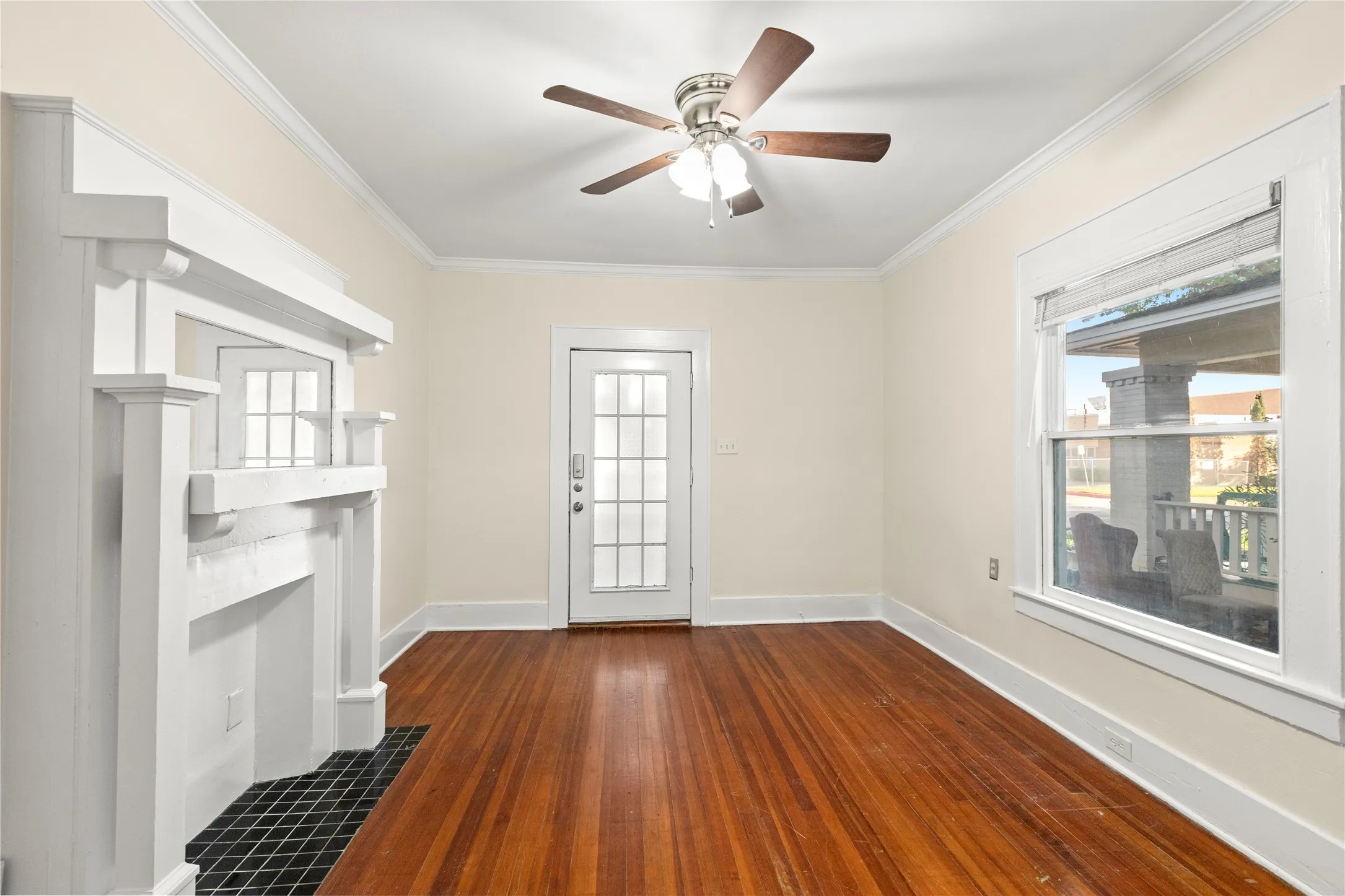 Duplex For Sale in Dallas County , 4533 Worth Street, Dallas, Texas 75246, 4 Bedroom, 2 Bathroom, Garage spaces, 0 Sqft, built in 1923, mls#21386021, Real Estate Agent in Dallas, Homes For Sale in Dallas county, Homes For Sale in Dallas, Realtor in Dallas Texas, Real Estate Brokerage Independent Realty Texas, Luminita Cordes Realtor