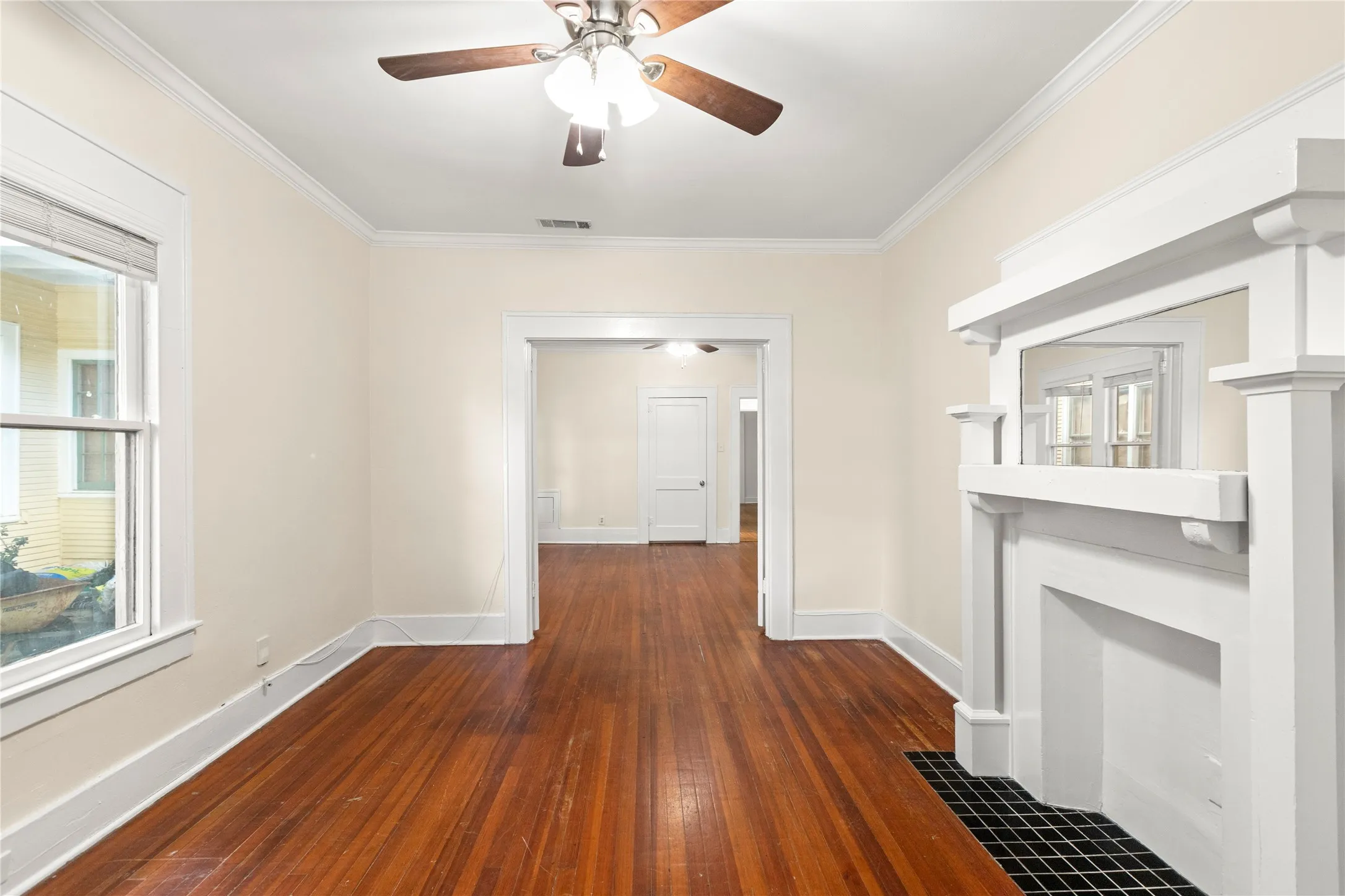 Duplex For Sale in Dallas County , 4533 Worth Street, Dallas, Texas 75246, 4 Bedroom, 2 Bathroom, Garage spaces, 0 Sqft, built in 1923, mls#21386021, Real Estate Agent in Dallas, Homes For Sale in Dallas county, Homes For Sale in Dallas, Realtor in Dallas Texas, Real Estate Brokerage Independent Realty Texas, Luminita Cordes Realtor