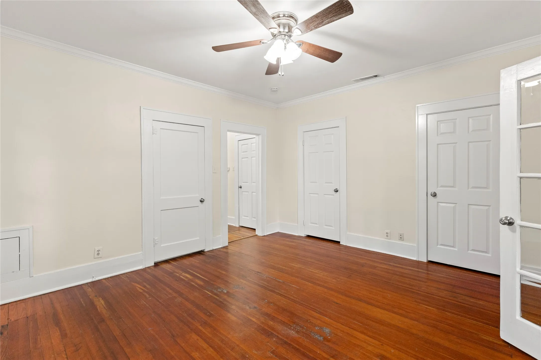 Duplex For Sale in Dallas County , 4533 Worth Street, Dallas, Texas 75246, 4 Bedroom, 2 Bathroom, Garage spaces, 0 Sqft, built in 1923, mls#21386021, Real Estate Agent in Dallas, Homes For Sale in Dallas county, Homes For Sale in Dallas, Realtor in Dallas Texas, Real Estate Brokerage Independent Realty Texas, Luminita Cordes Realtor