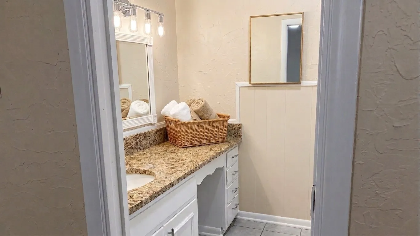 Single Family Residence For Sale in Freestone County , 429 Davis Street, Fairfield, Texas 75840, 3 Bedroom, 2 Bathroom, Garage spaces, 2,073 Sqft, built in 1963, mls#21395236, Real Estate Agent in Fairfield, Homes For Sale in Freestone county, Homes For Sale in Fairfield, Realtor in Fairfield Texas, Real Estate Brokerage Independent Realty Texas, Luminita Cordes Realtor
