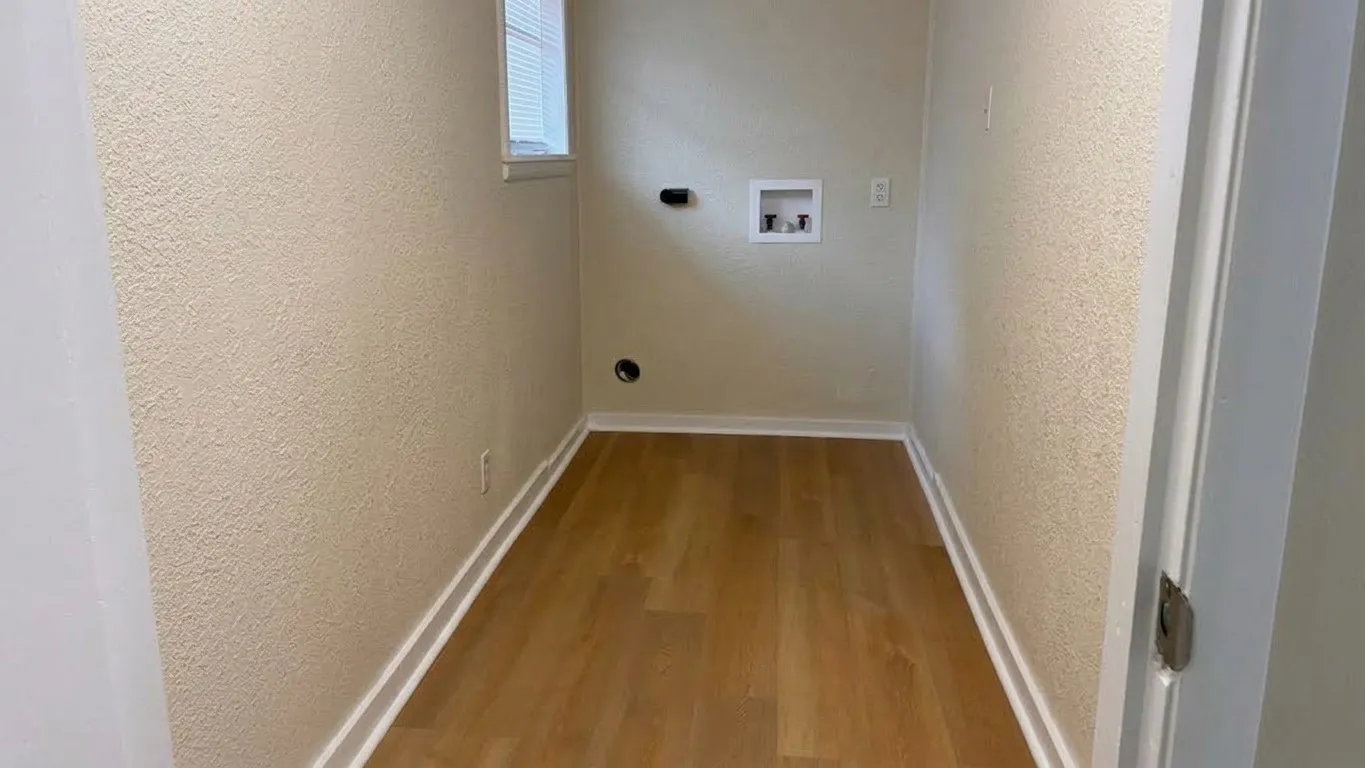 Single Family Residence For Sale in Freestone County , 429 Davis Street, Fairfield, Texas 75840, 3 Bedroom, 2 Bathroom, Garage spaces, 2,073 Sqft, built in 1963, mls#21395236, Real Estate Agent in Fairfield, Homes For Sale in Freestone county, Homes For Sale in Fairfield, Realtor in Fairfield Texas, Real Estate Brokerage Independent Realty Texas, Luminita Cordes Realtor