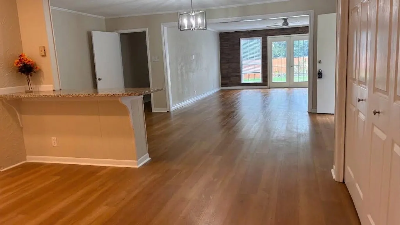 Single Family Residence For Sale in Freestone County , 429 Davis Street, Fairfield, Texas 75840, 3 Bedroom, 2 Bathroom, Garage spaces, 2,073 Sqft, built in 1963, mls#21395236, Real Estate Agent in Fairfield, Homes For Sale in Freestone county, Homes For Sale in Fairfield, Realtor in Fairfield Texas, Real Estate Brokerage Independent Realty Texas, Luminita Cordes Realtor