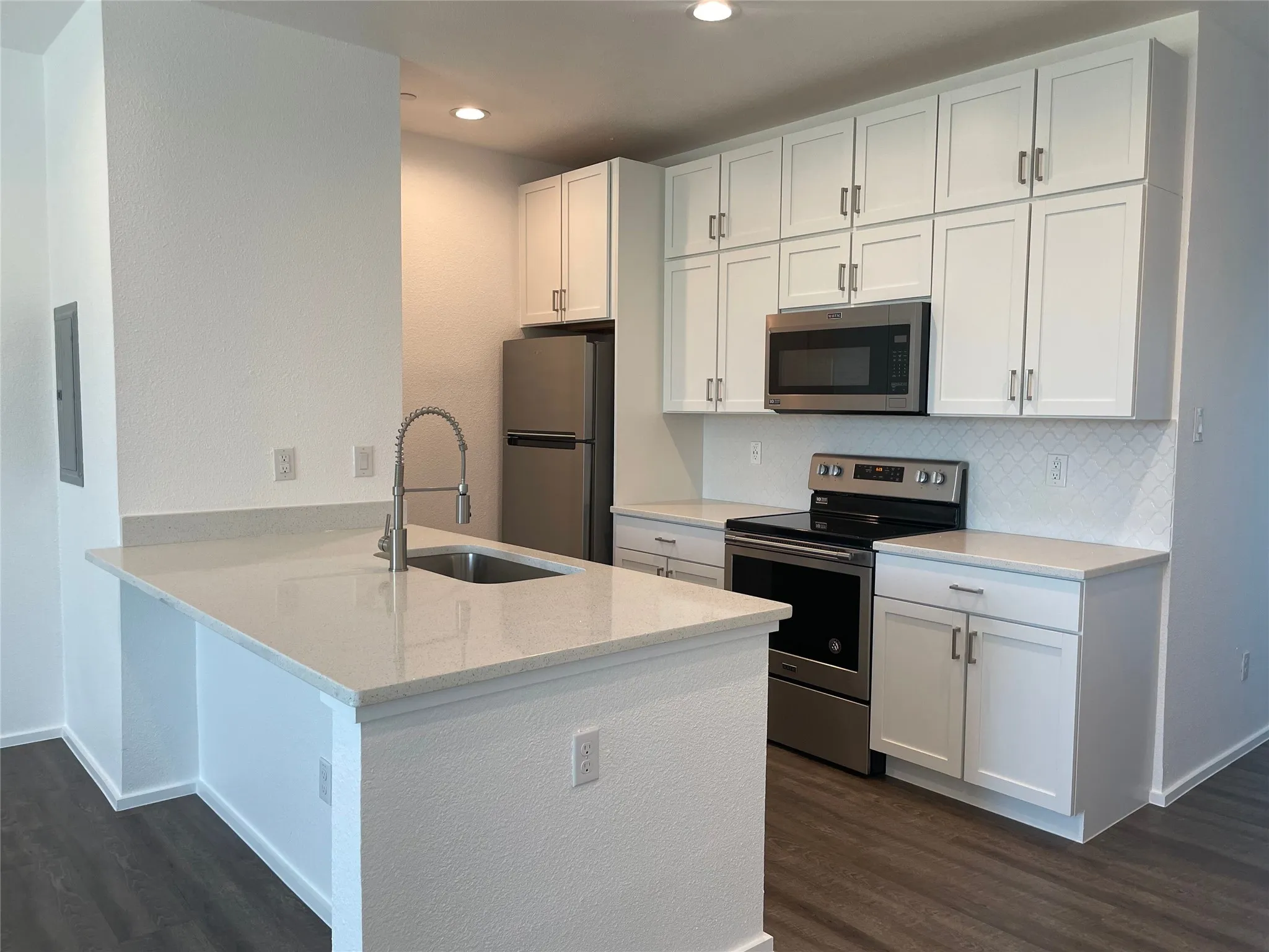 Apartment For Rent in Dallas County , 3275 Dallas Street 209, Dallas, Texas 75210, 1 Bedroom, 1 Bathroom, Garage spaces, 760 Sqft, built in 2020, mls#21395258, Real Estate Agent in Dallas, Homes For Rent in Dallas county, Homes For Rent in Dallas, Realtor in Dallas Texas, Real Estate Brokerage Independent Realty Texas, Luminita Cordes Realtor