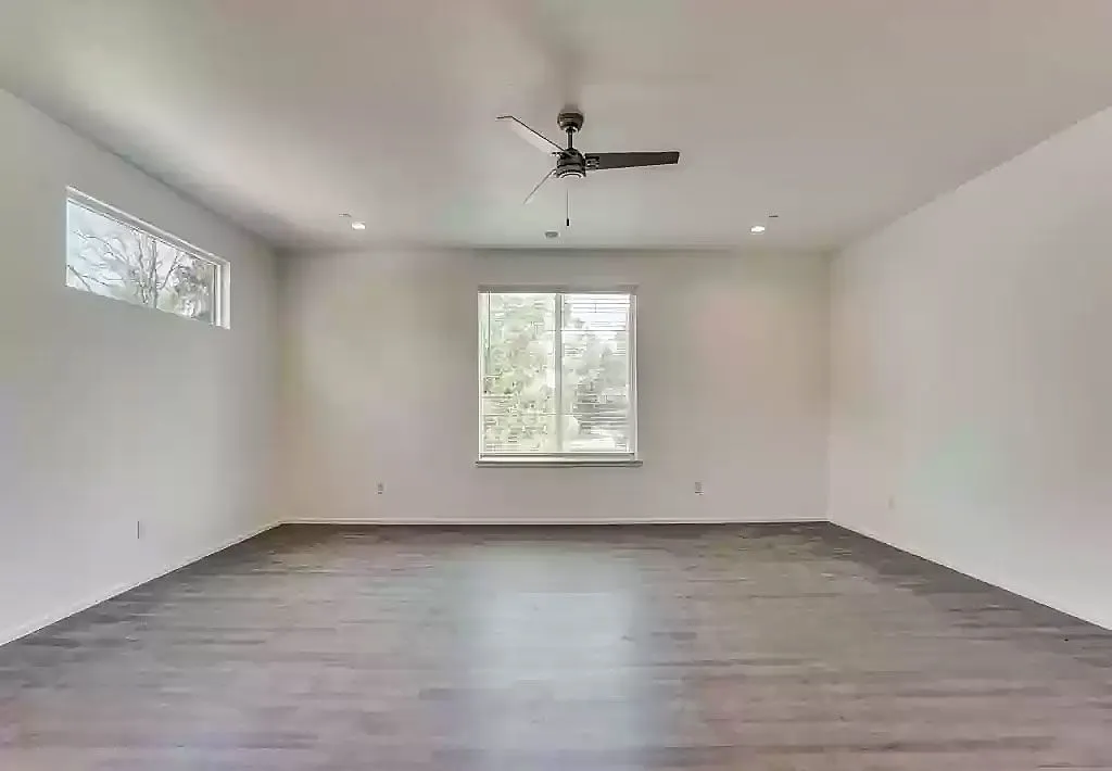 Apartment For Rent in Dallas County , 3275 Dallas Street 209, Dallas, Texas 75210, 1 Bedroom, 1 Bathroom, Garage spaces, 760 Sqft, built in 2020, mls#21395258, Real Estate Agent in Dallas, Homes For Rent in Dallas county, Homes For Rent in Dallas, Realtor in Dallas Texas, Real Estate Brokerage Independent Realty Texas, Luminita Cordes Realtor