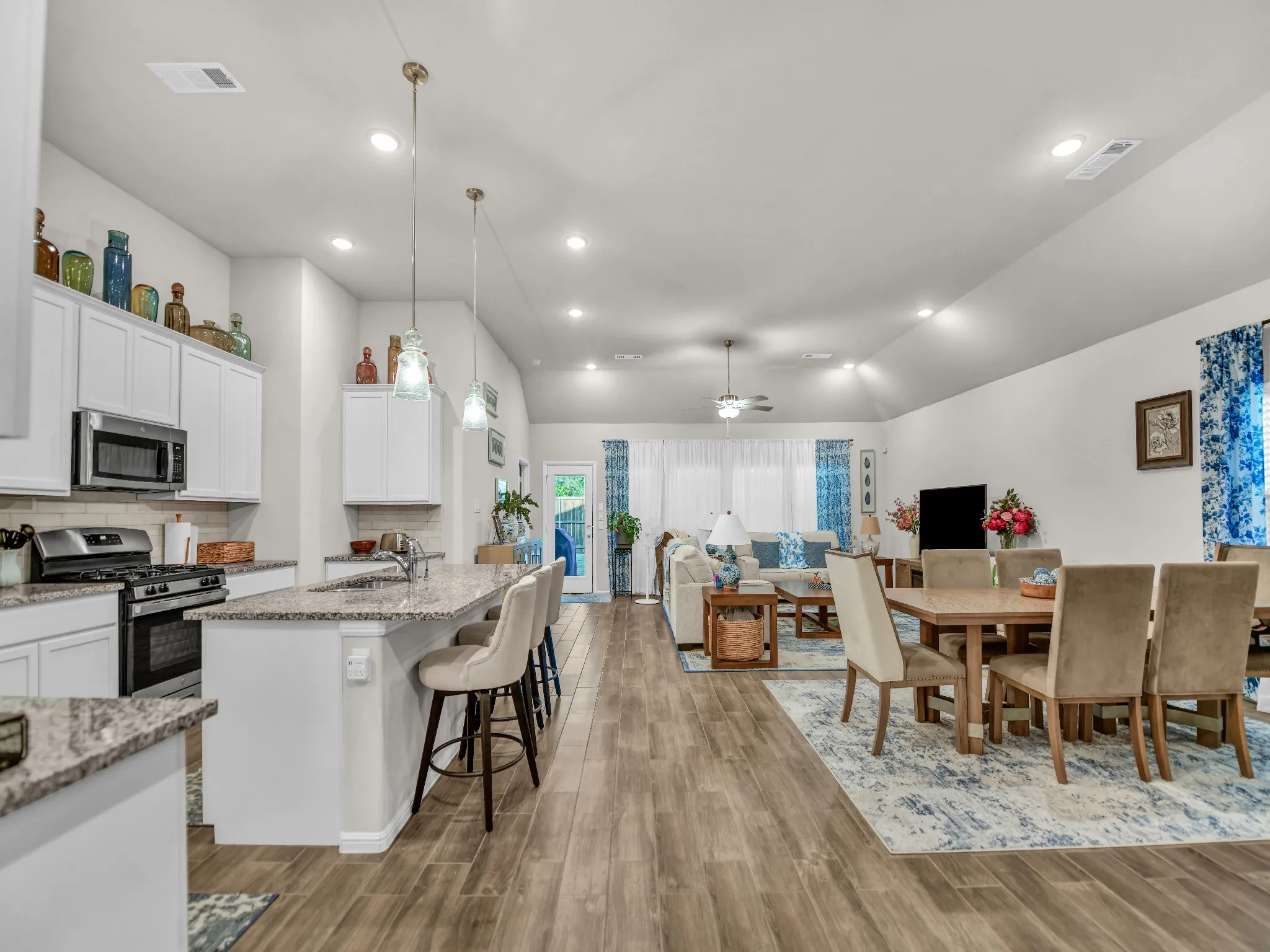 Single Family Residence For Sale in Tarrant County , 9137 Rock Nettle Drive, Fort Worth, Texas 76131, 4 Bedroom, 3 Bathroom, 2 Garage spaces, 2,859 Sqft, built in 2024, mls#21395095, Real Estate Agent in Fort Worth, Homes For Sale in Tarrant county, Homes For Sale in Fort Worth, Realtor in Fort Worth Texas, Real Estate Brokerage Independent Realty Texas, Luminita Cordes Realtor