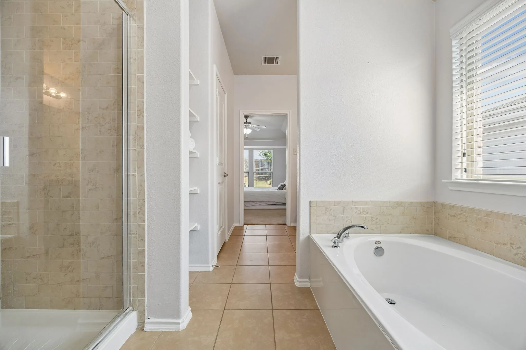 Single Family Residence For Sale in Collin County , 817 Post Oak Trail, Anna, Texas 75409, 3 Bedroom, 2 Bathroom, 2 Garage spaces, 1,866 Sqft, built in 2013, mls#21381922, Real Estate Agent in Anna, Homes For Sale in Collin county, Homes For Sale in Anna, Realtor in Anna Texas, Real Estate Brokerage Independent Realty Texas, Luminita Cordes Realtor