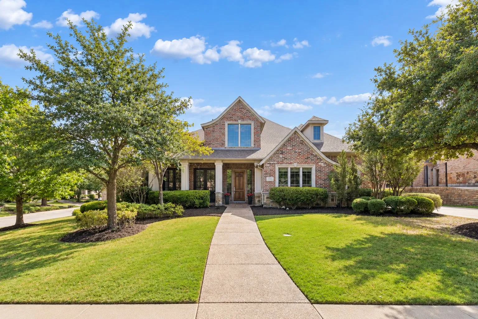 Single Family Residence For Sale in Collin County , 4760 Paxton Lane, Frisco, Texas 75034, 5 Bedroom, 4 Bathroom, 3 Garage spaces, 4,429 Sqft, built in 2004, mls#21315824, Real Estate Agent in Frisco, Homes For Sale in Collin county, Homes For Sale in Frisco, Realtor in Frisco Texas, Real Estate Brokerage Independent Realty Texas, Luminita Cordes Realtor