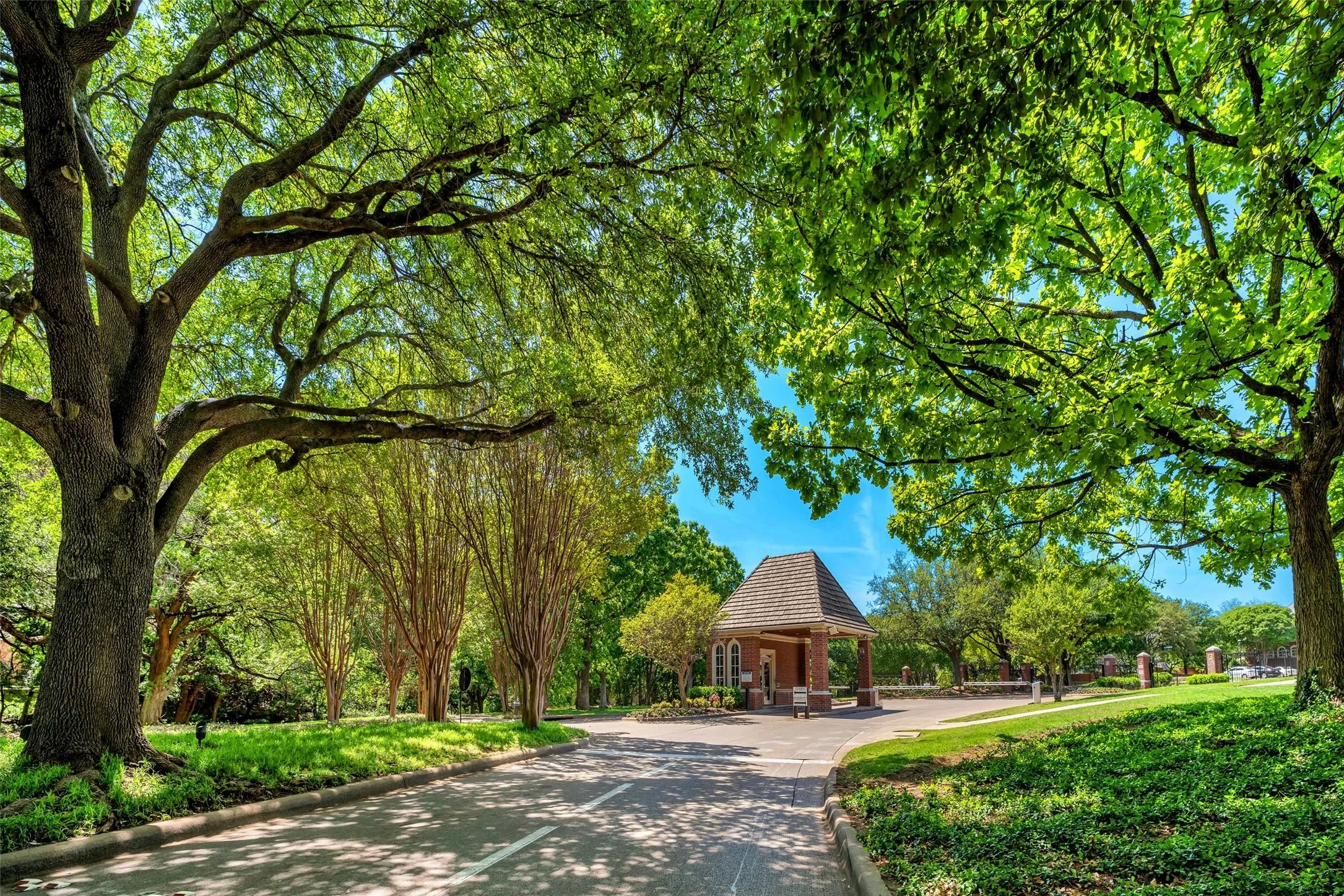 Single Family Residence For Sale in Collin County , 4760 Paxton Lane, Frisco, Texas 75034, 5 Bedroom, 4 Bathroom, 3 Garage spaces, 4,429 Sqft, built in 2004, mls#21315824, Real Estate Agent in Frisco, Homes For Sale in Collin county, Homes For Sale in Frisco, Realtor in Frisco Texas, Real Estate Brokerage Independent Realty Texas, Luminita Cordes Realtor
