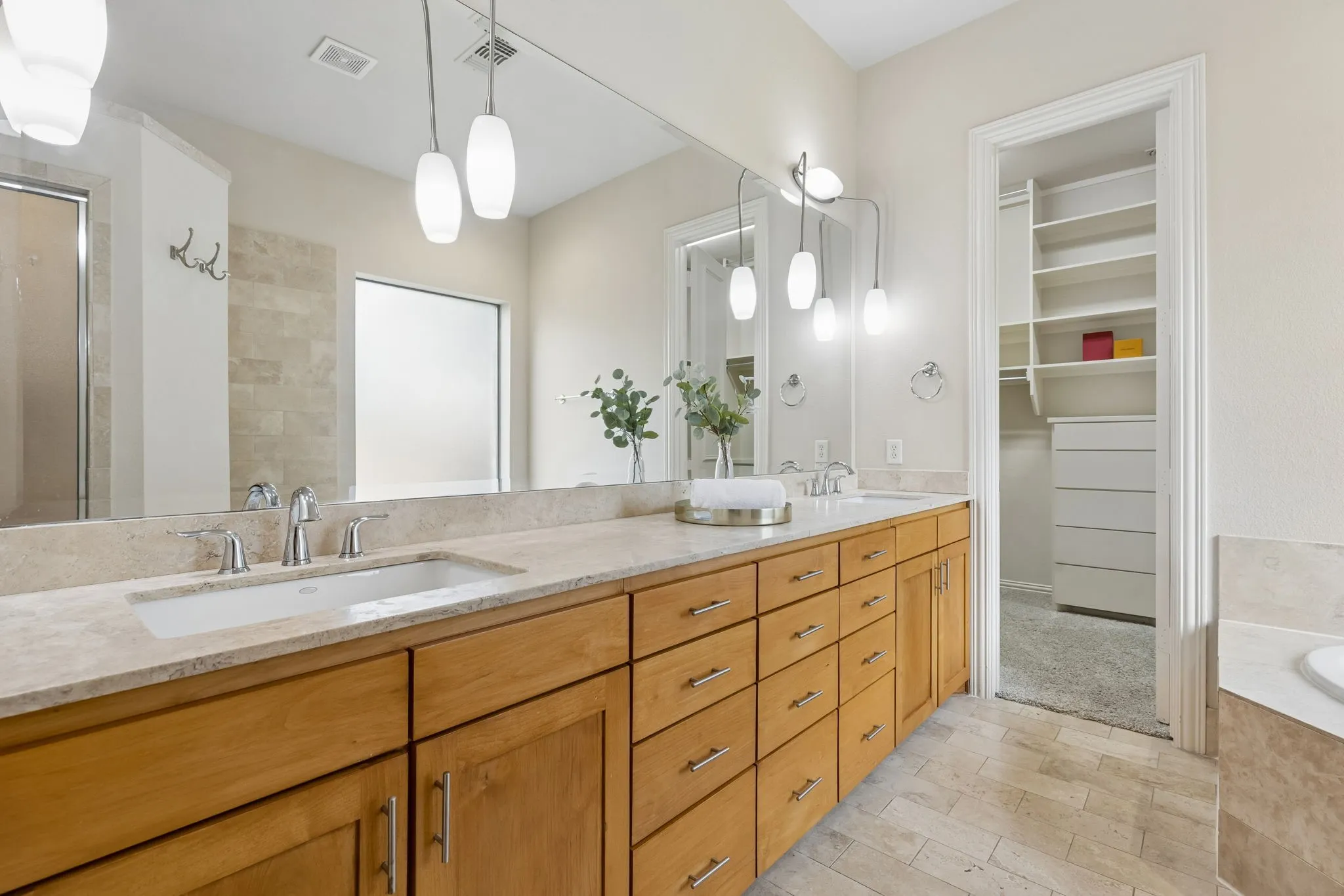 Single Family Residence For Sale in Collin County , 4760 Paxton Lane, Frisco, Texas 75034, 5 Bedroom, 4 Bathroom, 3 Garage spaces, 4,429 Sqft, built in 2004, mls#21315824, Real Estate Agent in Frisco, Homes For Sale in Collin county, Homes For Sale in Frisco, Realtor in Frisco Texas, Real Estate Brokerage Independent Realty Texas, Luminita Cordes Realtor