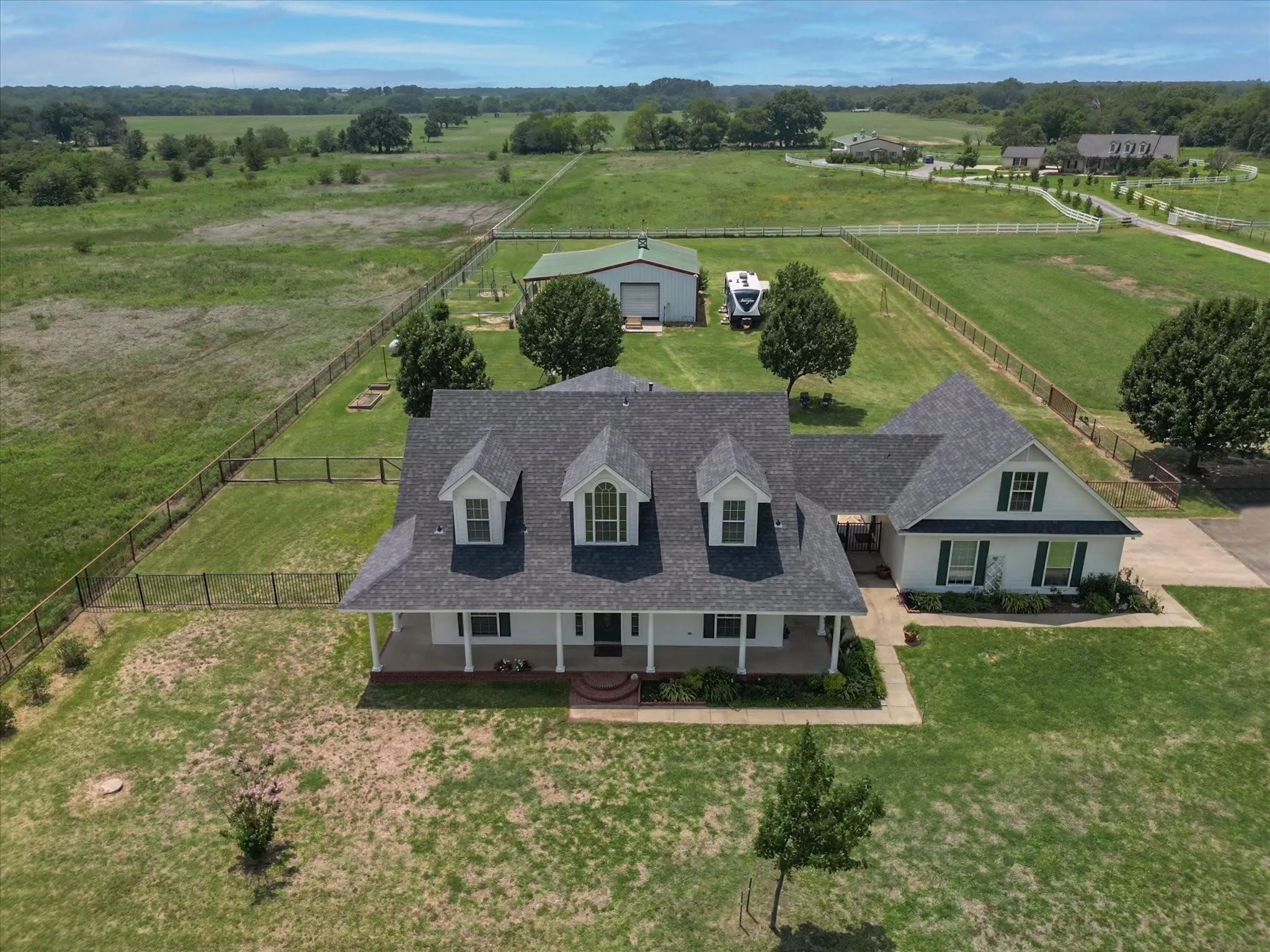 Single Family Residence For Rent in Denton County , 6221 Fm 2931, Aubrey, Texas 76227, 3 Bedroom, 3 Bathroom, 2 Garage spaces, 2,906 Sqft, built in 2005, mls#21395246, Real Estate Agent in Aubrey, Homes For Rent in Denton county, Homes For Rent in Aubrey, Realtor in Aubrey Texas, Real Estate Brokerage Independent Realty Texas, Luminita Cordes Realtor