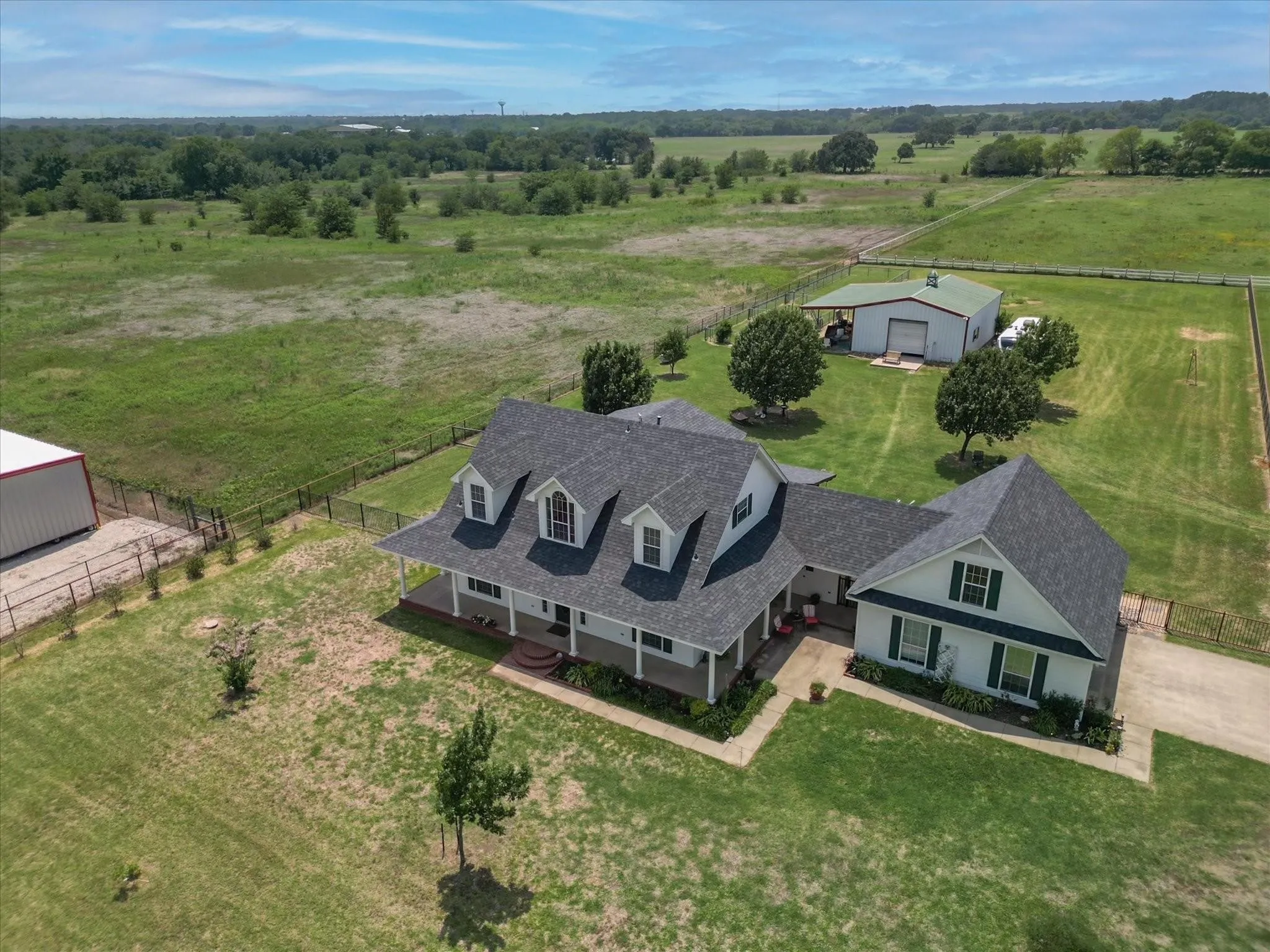 Single Family Residence For Rent in Denton County , 6221 Fm 2931, Aubrey, Texas 76227, 3 Bedroom, 3 Bathroom, 2 Garage spaces, 2,906 Sqft, built in 2005, mls#21395246, Real Estate Agent in Aubrey, Homes For Rent in Denton county, Homes For Rent in Aubrey, Realtor in Aubrey Texas, Real Estate Brokerage Independent Realty Texas, Luminita Cordes Realtor