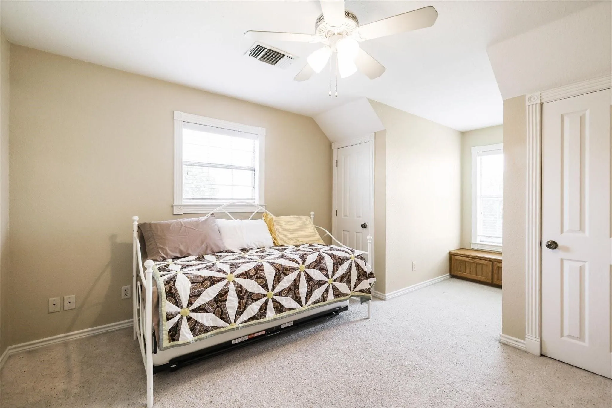 Single Family Residence For Rent in Denton County , 6221 Fm 2931, Aubrey, Texas 76227, 3 Bedroom, 3 Bathroom, 2 Garage spaces, 2,906 Sqft, built in 2005, mls#21395246, Real Estate Agent in Aubrey, Homes For Rent in Denton county, Homes For Rent in Aubrey, Realtor in Aubrey Texas, Real Estate Brokerage Independent Realty Texas, Luminita Cordes Realtor