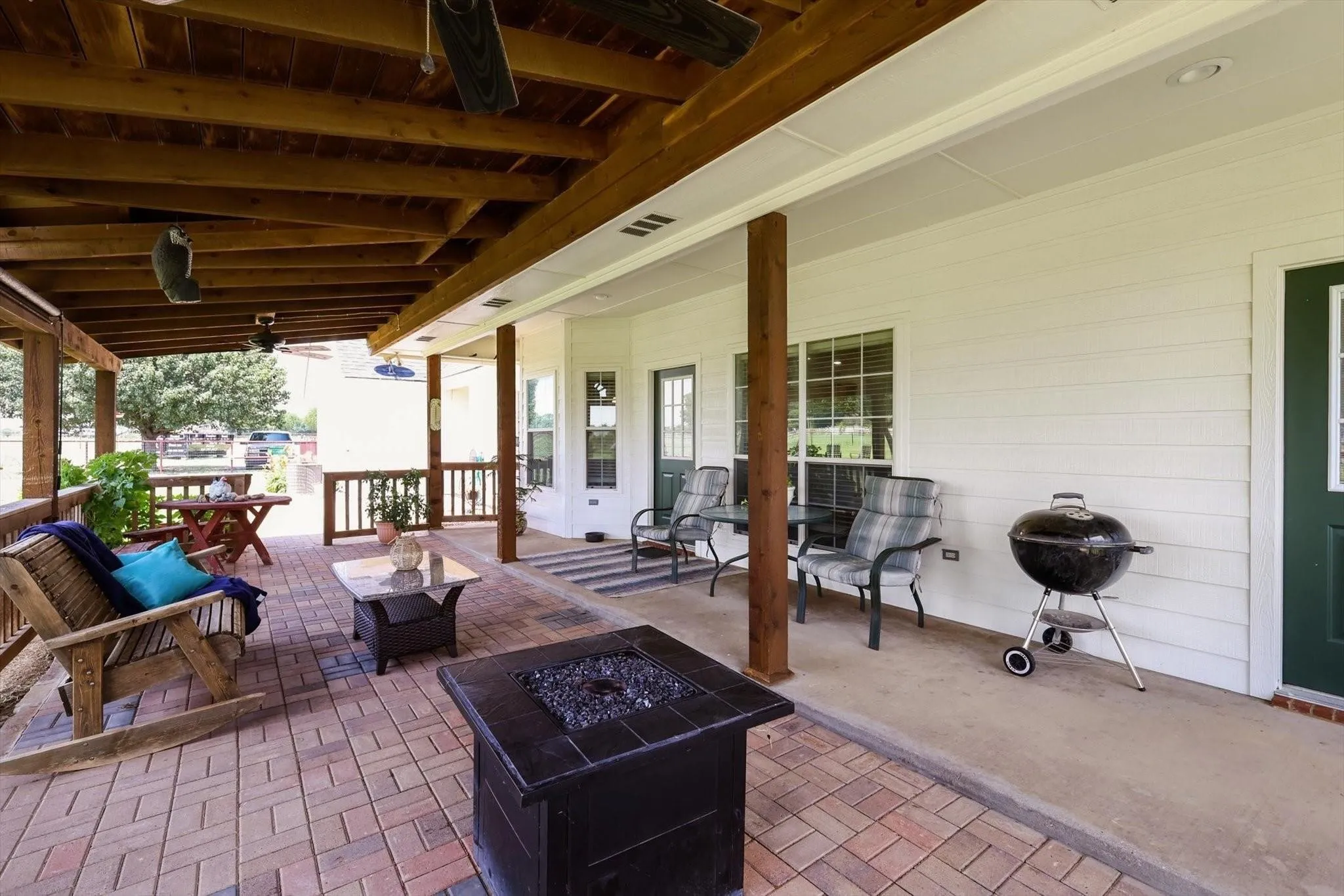 Single Family Residence For Rent in Denton County , 6221 Fm 2931, Aubrey, Texas 76227, 3 Bedroom, 3 Bathroom, 2 Garage spaces, 2,906 Sqft, built in 2005, mls#21395246, Real Estate Agent in Aubrey, Homes For Rent in Denton county, Homes For Rent in Aubrey, Realtor in Aubrey Texas, Real Estate Brokerage Independent Realty Texas, Luminita Cordes Realtor