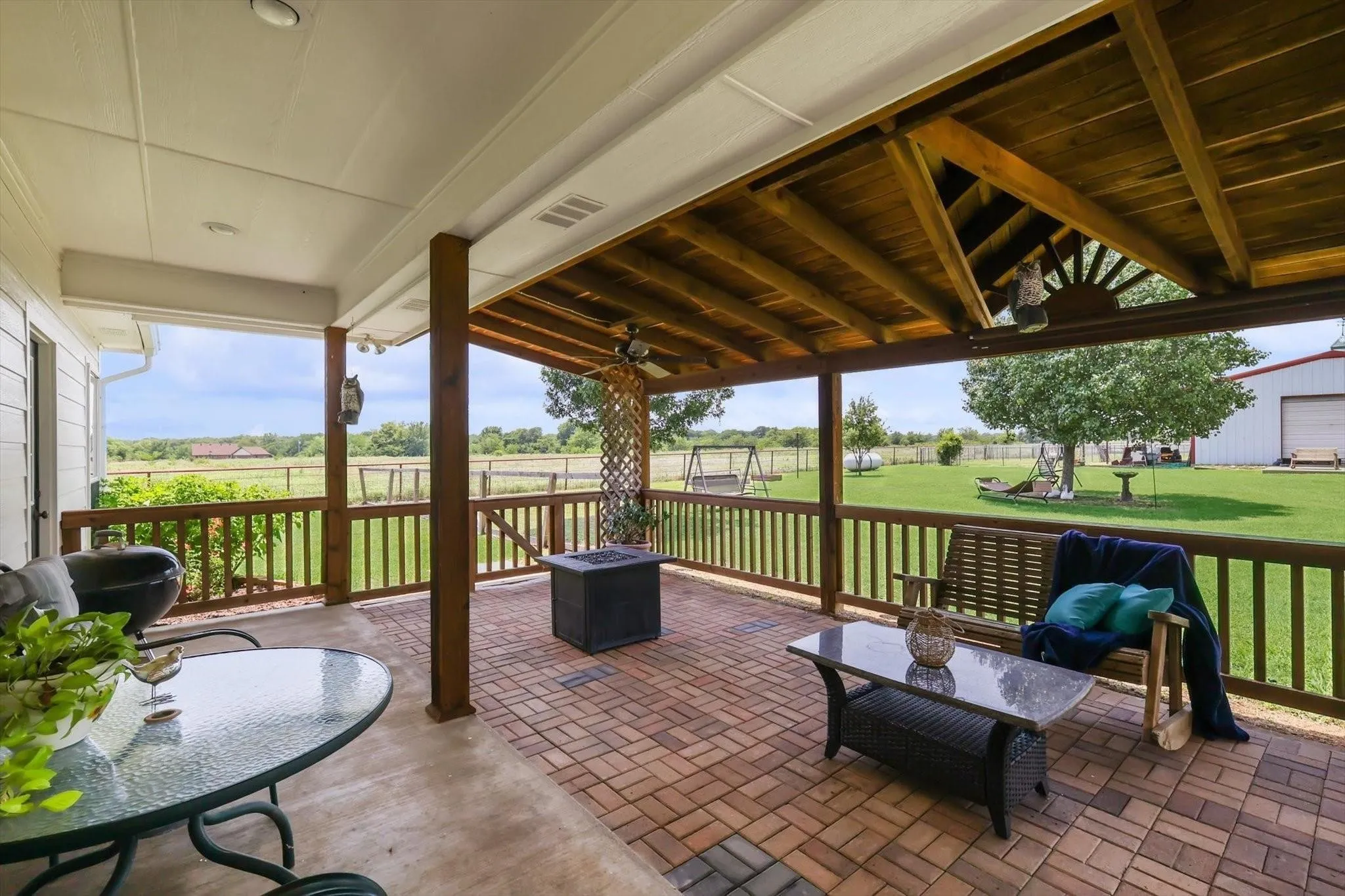 Single Family Residence For Rent in Denton County , 6221 Fm 2931, Aubrey, Texas 76227, 3 Bedroom, 3 Bathroom, 2 Garage spaces, 2,906 Sqft, built in 2005, mls#21395246, Real Estate Agent in Aubrey, Homes For Rent in Denton county, Homes For Rent in Aubrey, Realtor in Aubrey Texas, Real Estate Brokerage Independent Realty Texas, Luminita Cordes Realtor