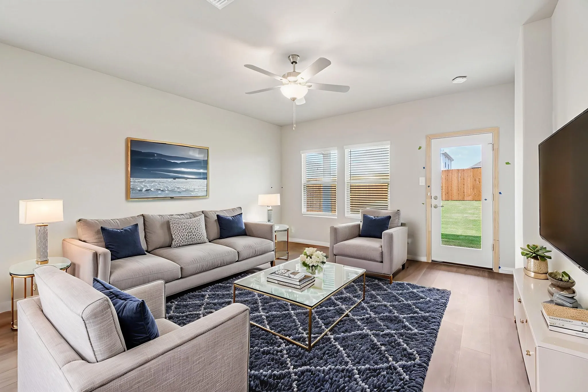  Photo is not of the actual home, but is an inspirational photo of builder’s model home and may depict options, furnishings, and/or decorator features that are not included.
