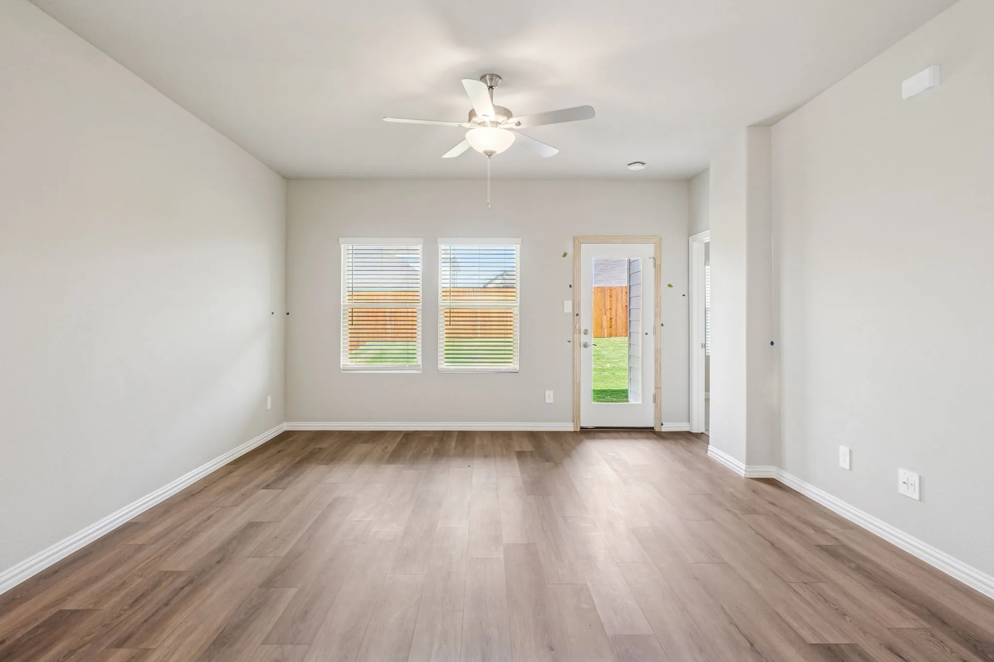  Photo is not of the actual home, but is an inspirational photo of builder’s model home and may depict options, furnishings, and/or decorator features that are not included.
