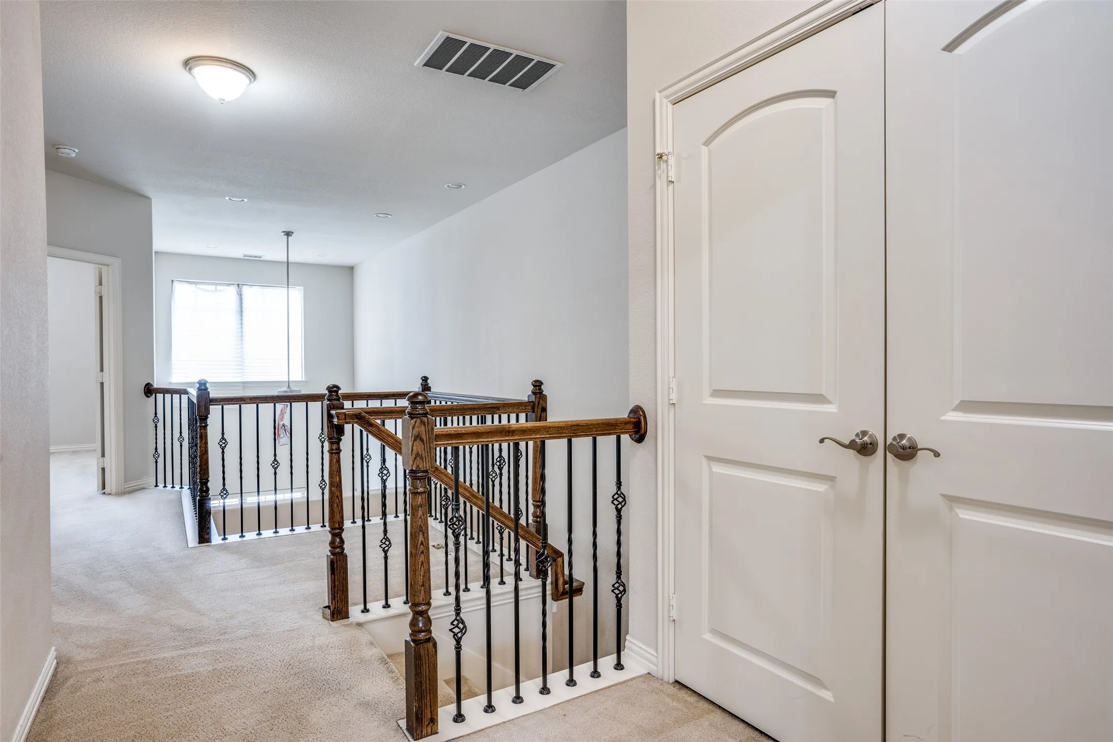 Townhouse For Rent in Dallas County , 543 Matthew Place, Richardson, Texas 75081, 2 Bedroom, 3 Bathroom, 2 Garage spaces, 1,522 Sqft, built in 2012, mls#21374332, Real Estate Agent in Richardson, Homes For Rent in Dallas county, Homes For Rent in Richardson, Realtor in Richardson Texas, Real Estate Brokerage Independent Realty Texas, Luminita Cordes Realtor