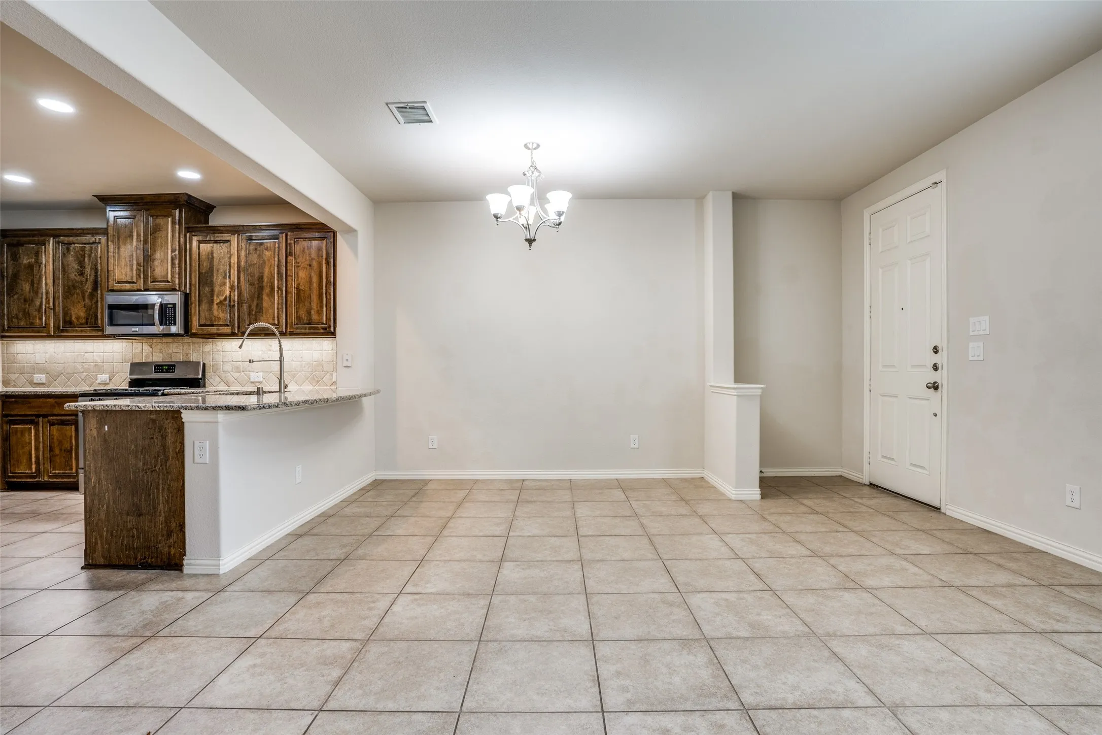 Townhouse For Rent in Dallas County , 543 Matthew Place, Richardson, Texas 75081, 2 Bedroom, 3 Bathroom, 2 Garage spaces, 1,522 Sqft, built in 2012, mls#21374332, Real Estate Agent in Richardson, Homes For Rent in Dallas county, Homes For Rent in Richardson, Realtor in Richardson Texas, Real Estate Brokerage Independent Realty Texas, Luminita Cordes Realtor