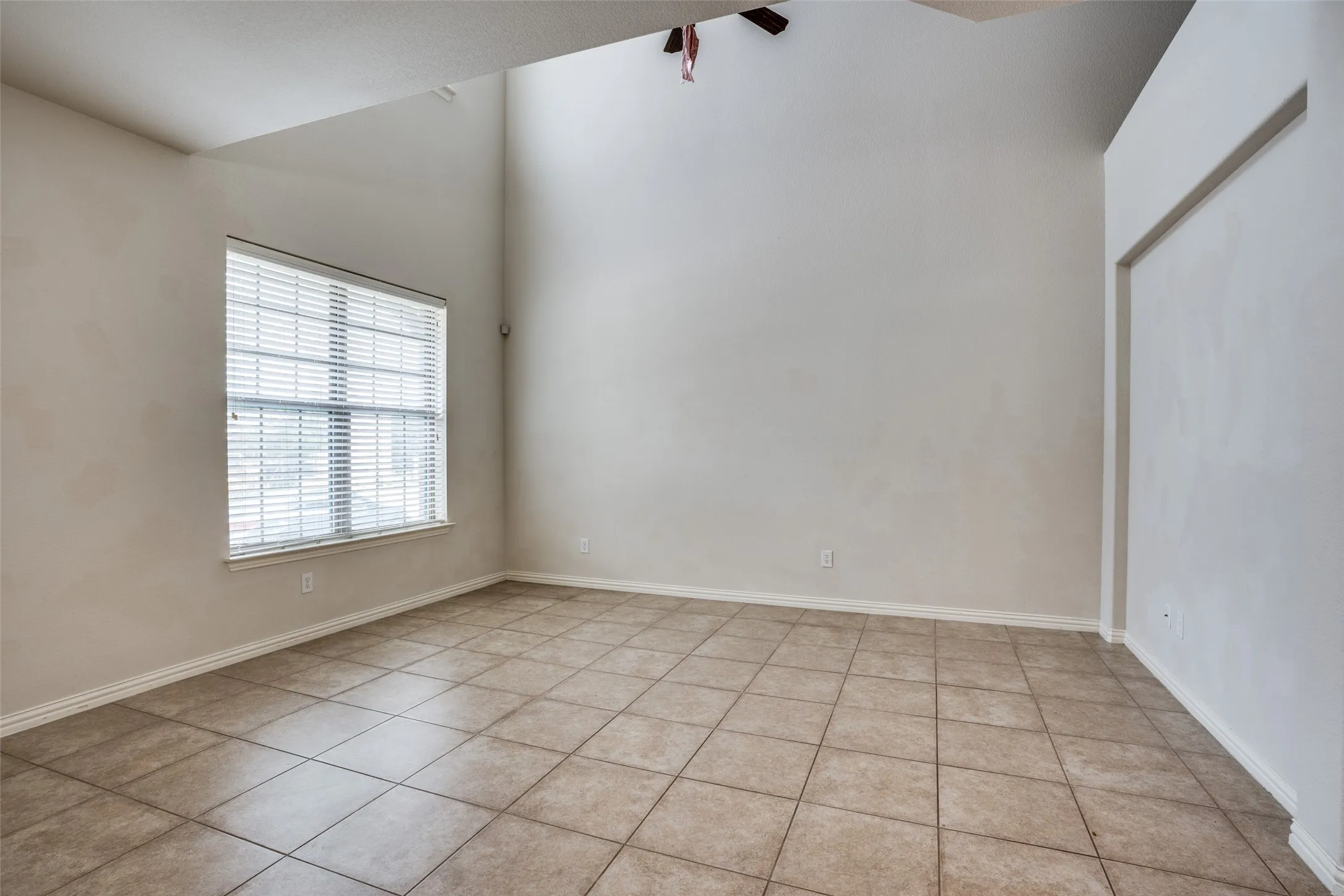 Townhouse For Rent in Dallas County , 543 Matthew Place, Richardson, Texas 75081, 2 Bedroom, 3 Bathroom, 2 Garage spaces, 1,522 Sqft, built in 2012, mls#21374332, Real Estate Agent in Richardson, Homes For Rent in Dallas county, Homes For Rent in Richardson, Realtor in Richardson Texas, Real Estate Brokerage Independent Realty Texas, Luminita Cordes Realtor