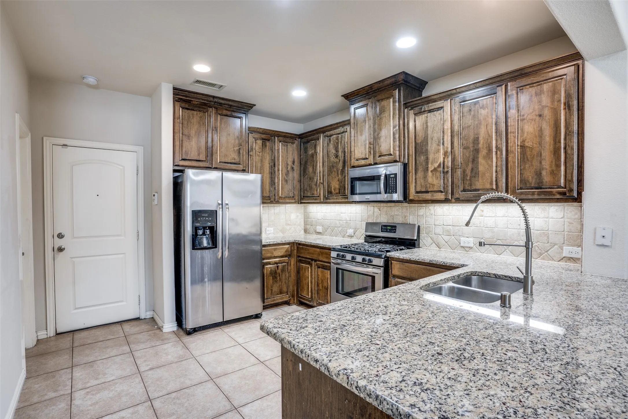 Townhouse For Rent in Dallas County , 543 Matthew Place, Richardson, Texas 75081, 2 Bedroom, 3 Bathroom, 2 Garage spaces, 1,522 Sqft, built in 2012, mls#21374332, Real Estate Agent in Richardson, Homes For Rent in Dallas county, Homes For Rent in Richardson, Realtor in Richardson Texas, Real Estate Brokerage Independent Realty Texas, Luminita Cordes Realtor