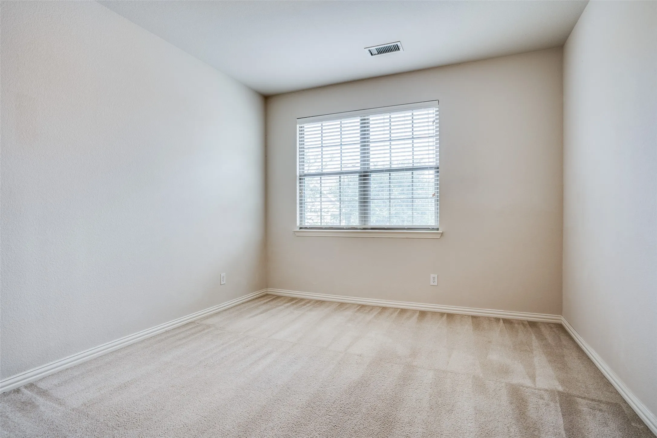 Townhouse For Rent in Dallas County , 543 Matthew Place, Richardson, Texas 75081, 2 Bedroom, 3 Bathroom, 2 Garage spaces, 1,522 Sqft, built in 2012, mls#21374332, Real Estate Agent in Richardson, Homes For Rent in Dallas county, Homes For Rent in Richardson, Realtor in Richardson Texas, Real Estate Brokerage Independent Realty Texas, Luminita Cordes Realtor