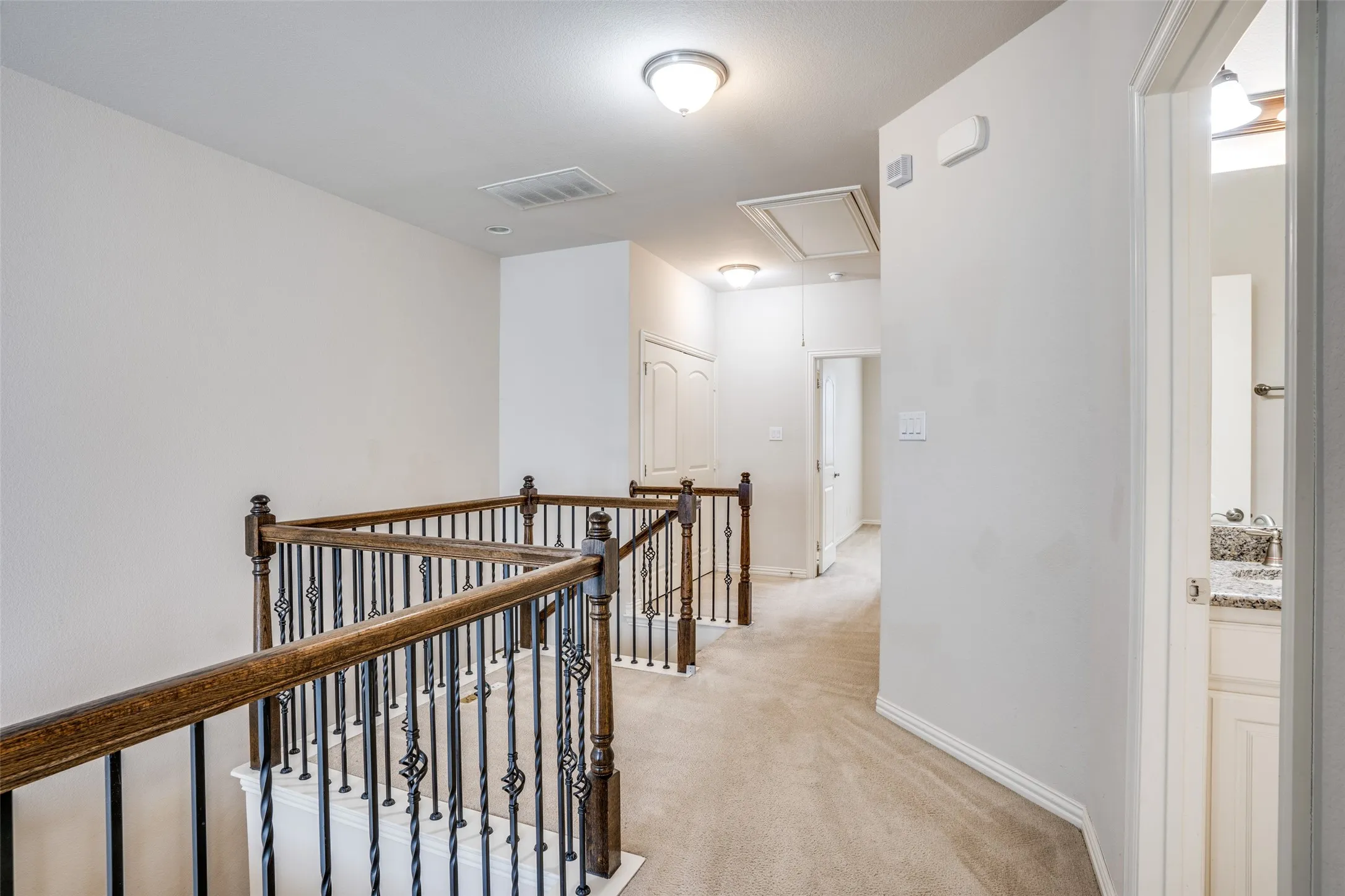 Townhouse For Rent in Dallas County , 543 Matthew Place, Richardson, Texas 75081, 2 Bedroom, 3 Bathroom, 2 Garage spaces, 1,522 Sqft, built in 2012, mls#21374332, Real Estate Agent in Richardson, Homes For Rent in Dallas county, Homes For Rent in Richardson, Realtor in Richardson Texas, Real Estate Brokerage Independent Realty Texas, Luminita Cordes Realtor