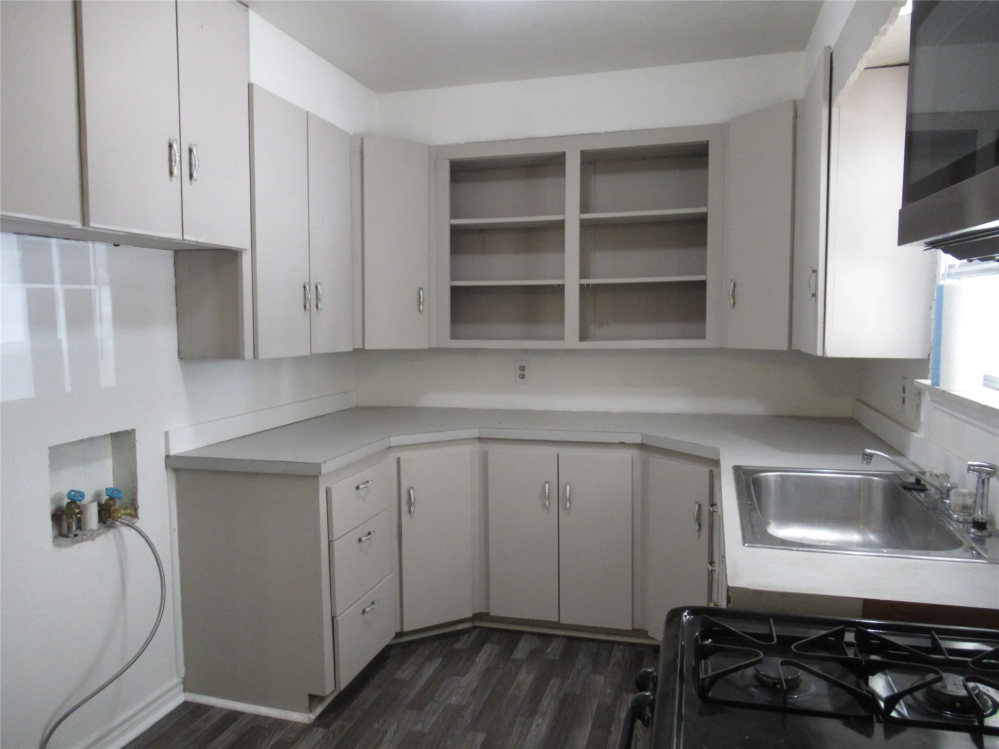 Single Family Residence For Sale in Hunt County , 2501 State Highway 66, Caddo Mills, Texas 75135, 3 Bedroom, 1 Bathroom, Garage spaces, 1,107 Sqft, built in 1965, mls#21393407, Real Estate Agent in Caddo Mills, Homes For Sale in Hunt county, Homes For Sale in Caddo Mills, Realtor in Caddo Mills Texas, Real Estate Brokerage Independent Realty Texas, Luminita Cordes Realtor