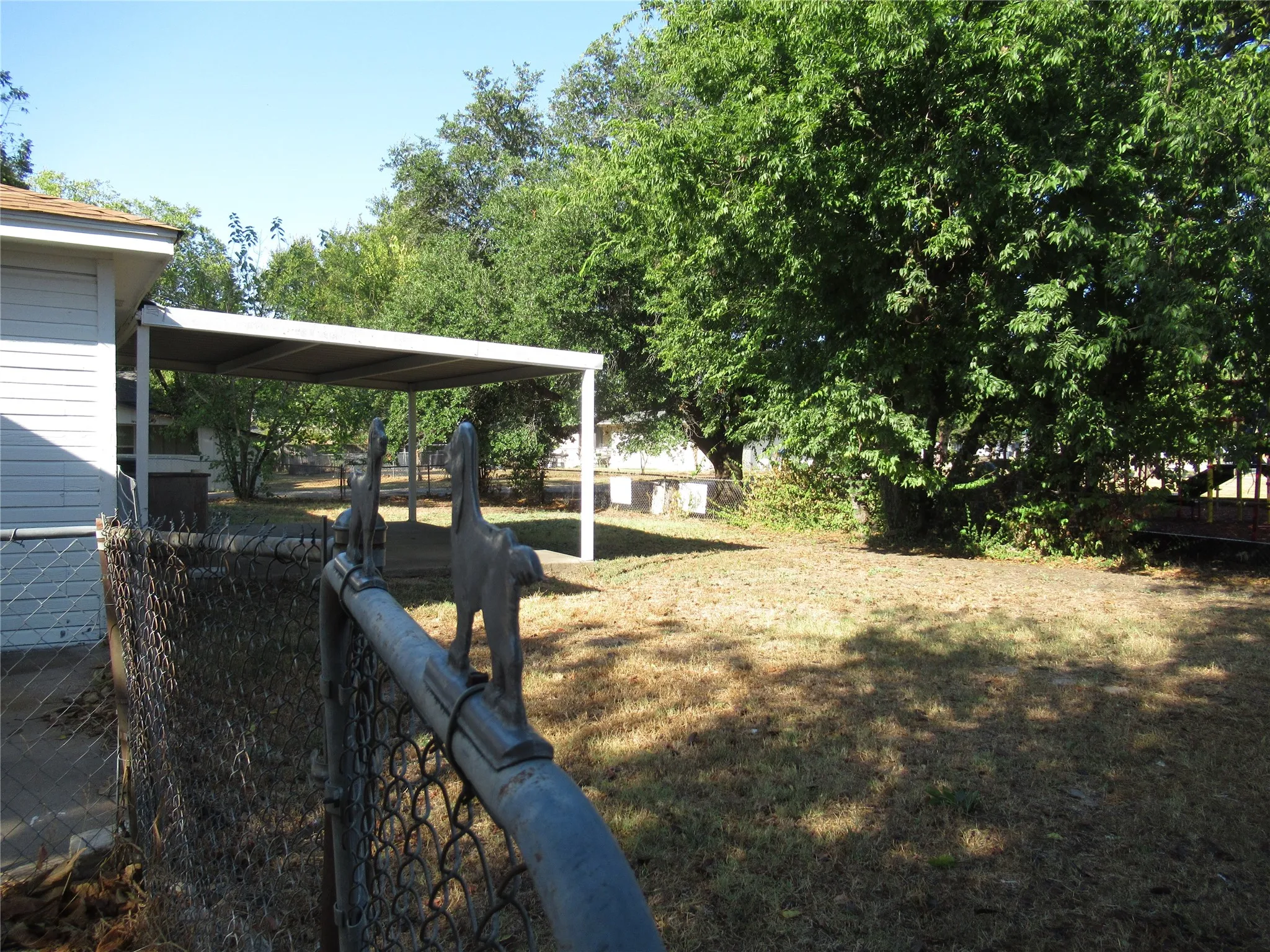 Single Family Residence For Sale in Hunt County , 2501 State Highway 66, Caddo Mills, Texas 75135, 3 Bedroom, 1 Bathroom, Garage spaces, 1,107 Sqft, built in 1965, mls#21393407, Real Estate Agent in Caddo Mills, Homes For Sale in Hunt county, Homes For Sale in Caddo Mills, Realtor in Caddo Mills Texas, Real Estate Brokerage Independent Realty Texas, Luminita Cordes Realtor