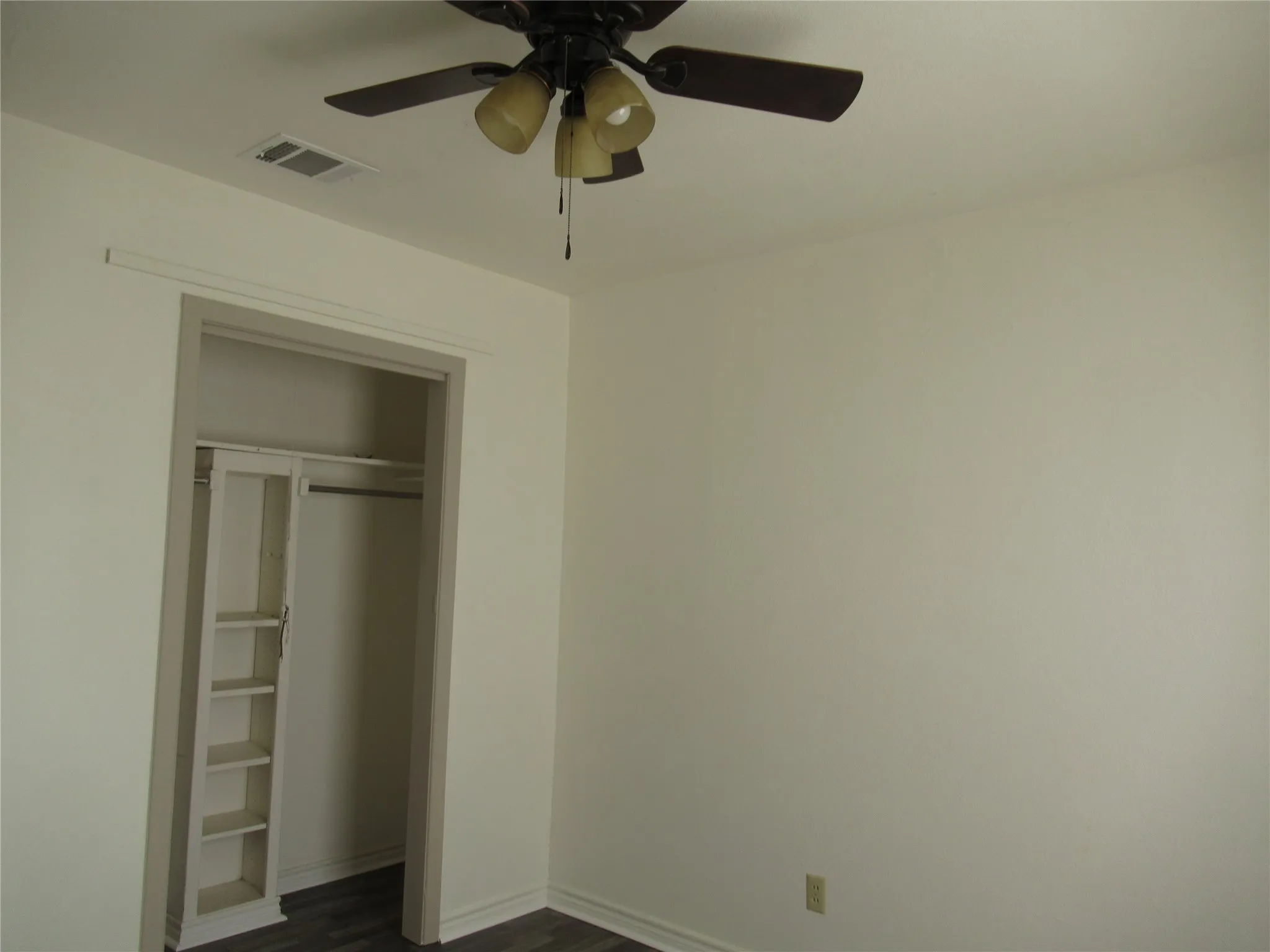 Single Family Residence For Sale in Hunt County , 2501 State Highway 66, Caddo Mills, Texas 75135, 3 Bedroom, 1 Bathroom, Garage spaces, 1,107 Sqft, built in 1965, mls#21393407, Real Estate Agent in Caddo Mills, Homes For Sale in Hunt county, Homes For Sale in Caddo Mills, Realtor in Caddo Mills Texas, Real Estate Brokerage Independent Realty Texas, Luminita Cordes Realtor