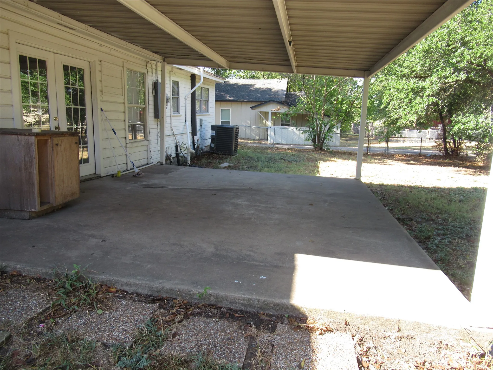 Single Family Residence For Sale in Hunt County , 2501 State Highway 66, Caddo Mills, Texas 75135, 3 Bedroom, 1 Bathroom, Garage spaces, 1,107 Sqft, built in 1965, mls#21393407, Real Estate Agent in Caddo Mills, Homes For Sale in Hunt county, Homes For Sale in Caddo Mills, Realtor in Caddo Mills Texas, Real Estate Brokerage Independent Realty Texas, Luminita Cordes Realtor