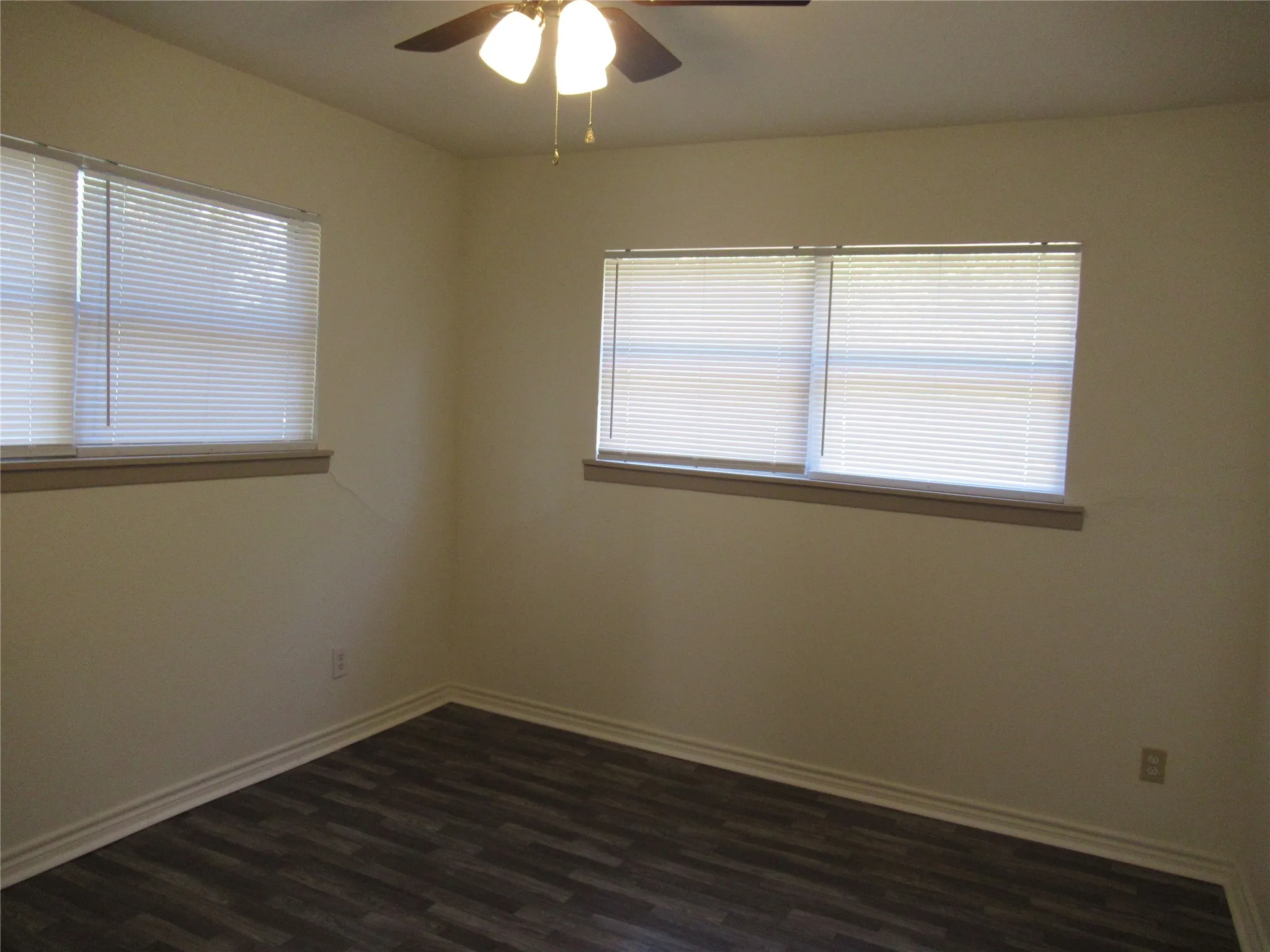 Single Family Residence For Sale in Hunt County , 2501 State Highway 66, Caddo Mills, Texas 75135, 3 Bedroom, 1 Bathroom, Garage spaces, 1,107 Sqft, built in 1965, mls#21393407, Real Estate Agent in Caddo Mills, Homes For Sale in Hunt county, Homes For Sale in Caddo Mills, Realtor in Caddo Mills Texas, Real Estate Brokerage Independent Realty Texas, Luminita Cordes Realtor