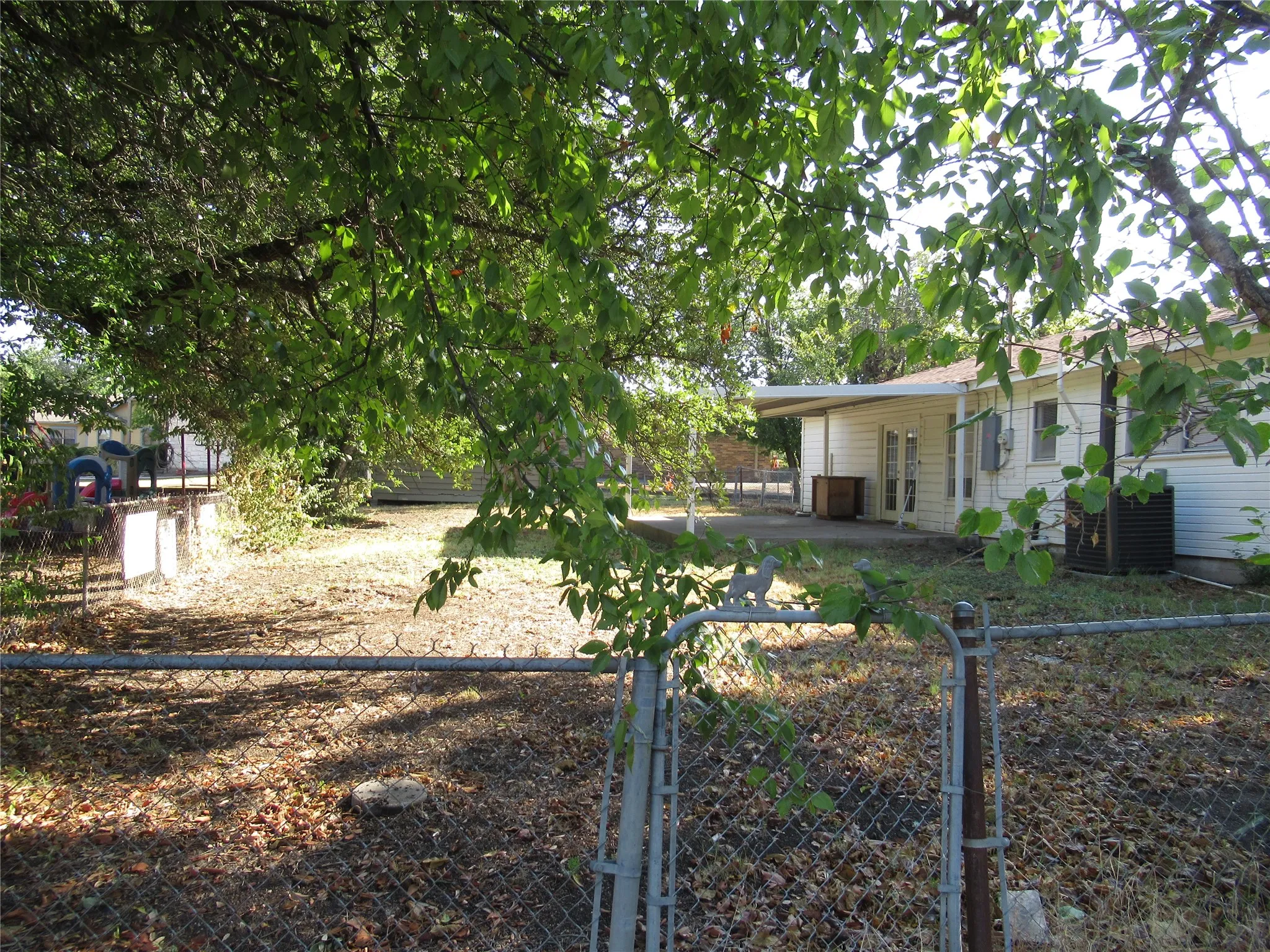 Single Family Residence For Sale in Hunt County , 2501 State Highway 66, Caddo Mills, Texas 75135, 3 Bedroom, 1 Bathroom, Garage spaces, 1,107 Sqft, built in 1965, mls#21393407, Real Estate Agent in Caddo Mills, Homes For Sale in Hunt county, Homes For Sale in Caddo Mills, Realtor in Caddo Mills Texas, Real Estate Brokerage Independent Realty Texas, Luminita Cordes Realtor