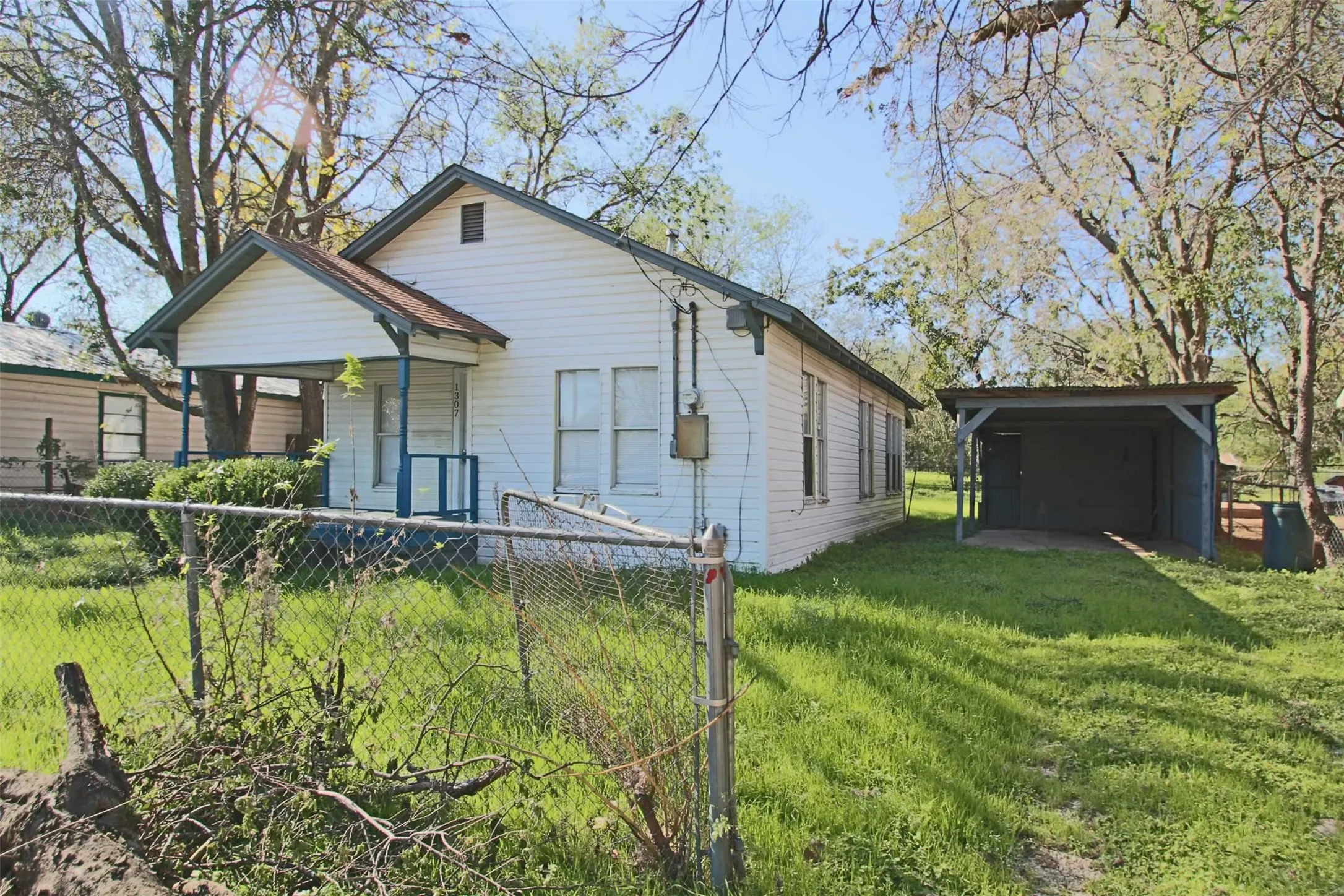 Single Family Residence For Rent