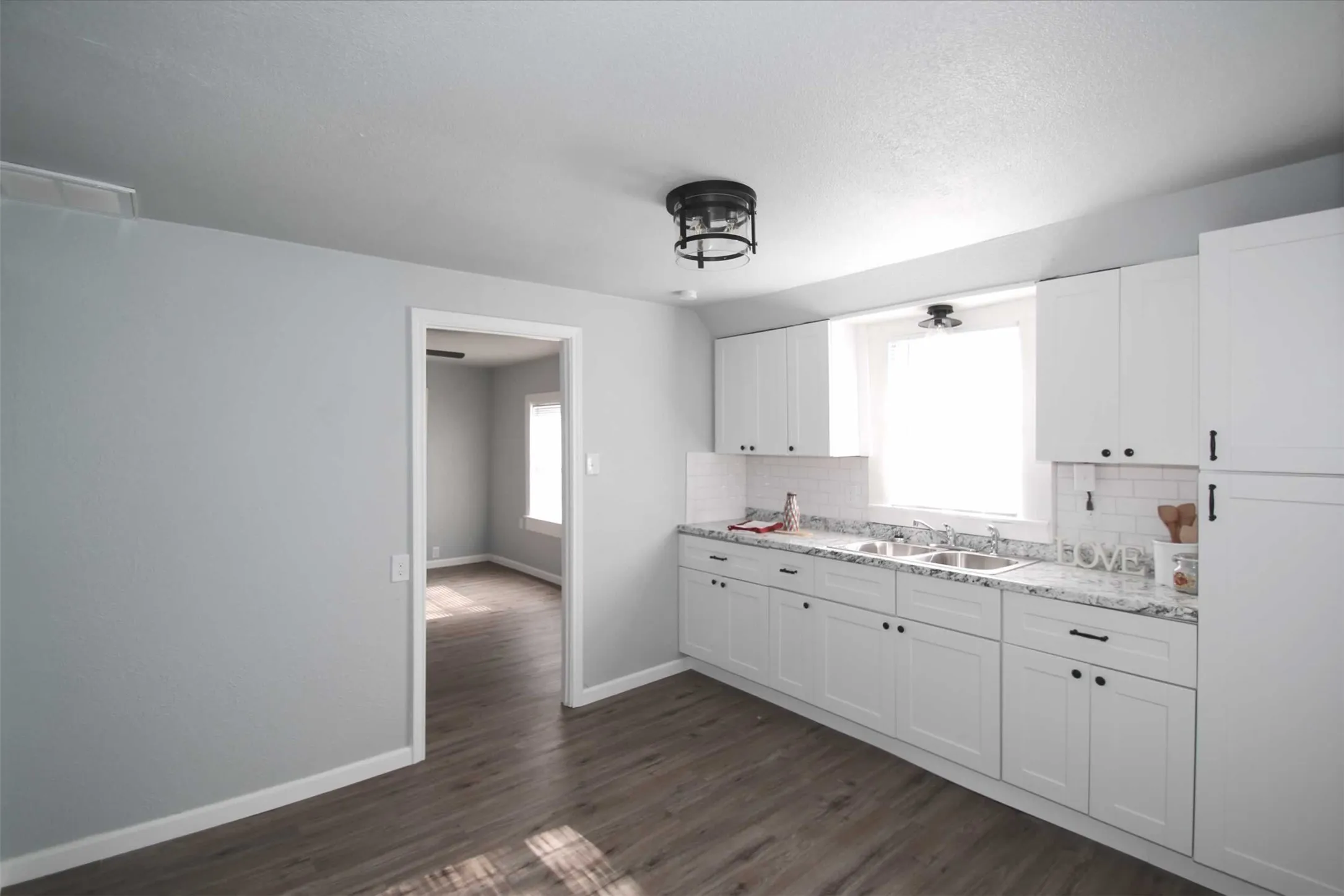 Single Family Residence For Rent in Johnson County , 1307 Joslin Street, Cleburne, Texas 76033, 3 Bedroom, 1 Bathroom, Garage spaces, 827 Sqft, built in 1975, mls#21395287, Real Estate Agent in Cleburne, Homes For Rent in Johnson county, Homes For Rent in Cleburne, Realtor in Cleburne Texas, Real Estate Brokerage Independent Realty Texas, Luminita Cordes Realtor