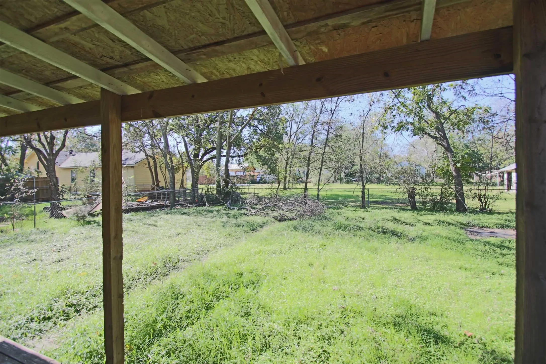 Single Family Residence For Rent in Johnson County , 1307 Joslin Street, Cleburne, Texas 76033, 3 Bedroom, 1 Bathroom, Garage spaces, 827 Sqft, built in 1975, mls#21395287, Real Estate Agent in Cleburne, Homes For Rent in Johnson county, Homes For Rent in Cleburne, Realtor in Cleburne Texas, Real Estate Brokerage Independent Realty Texas, Luminita Cordes Realtor